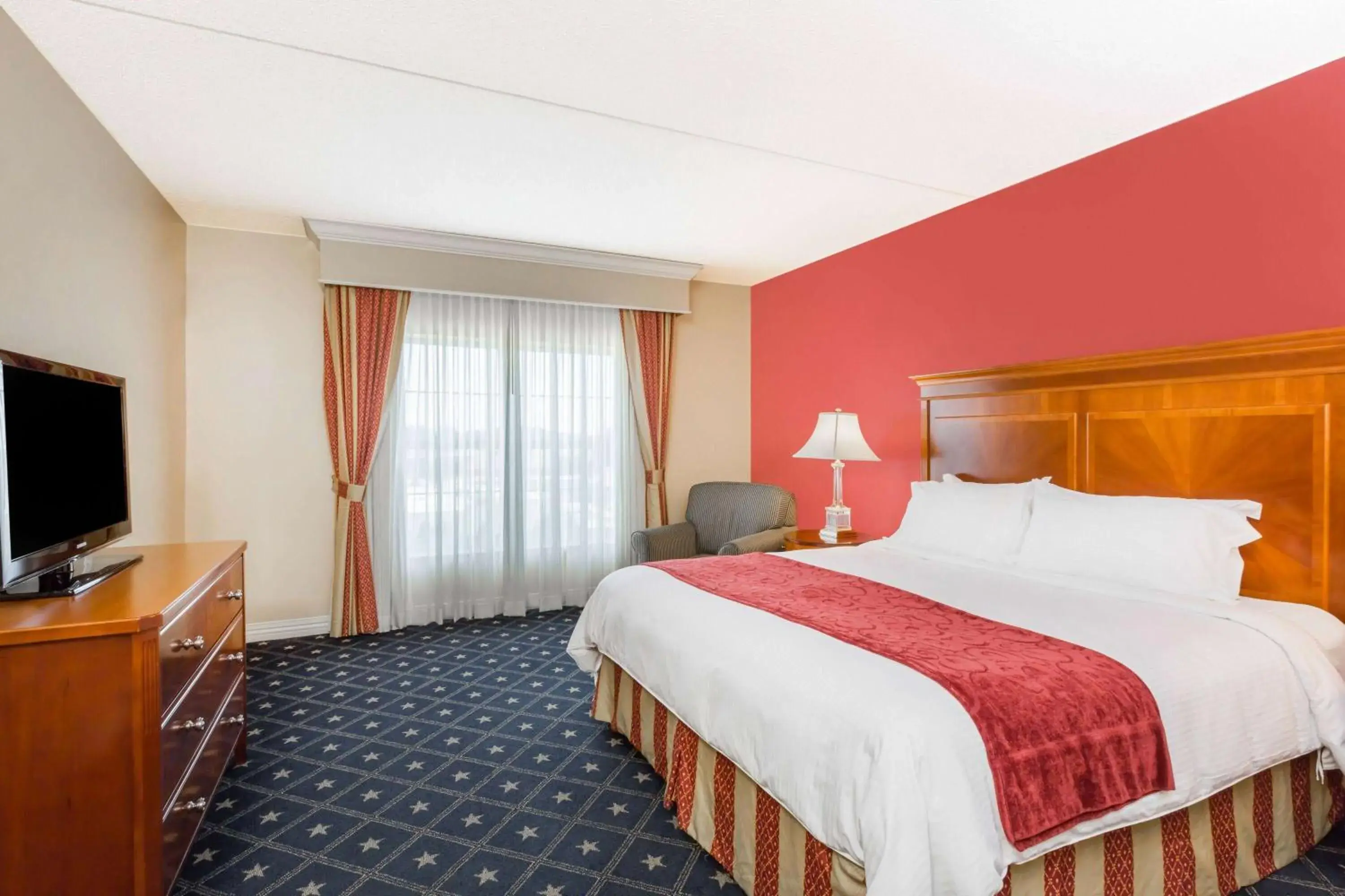 Photo of the whole room, Bed in Wyndham Gettysburg Hotel & Conference Center Photo of the whole room, Bed in Wyndham Gettysburg Hotel & Conference Center