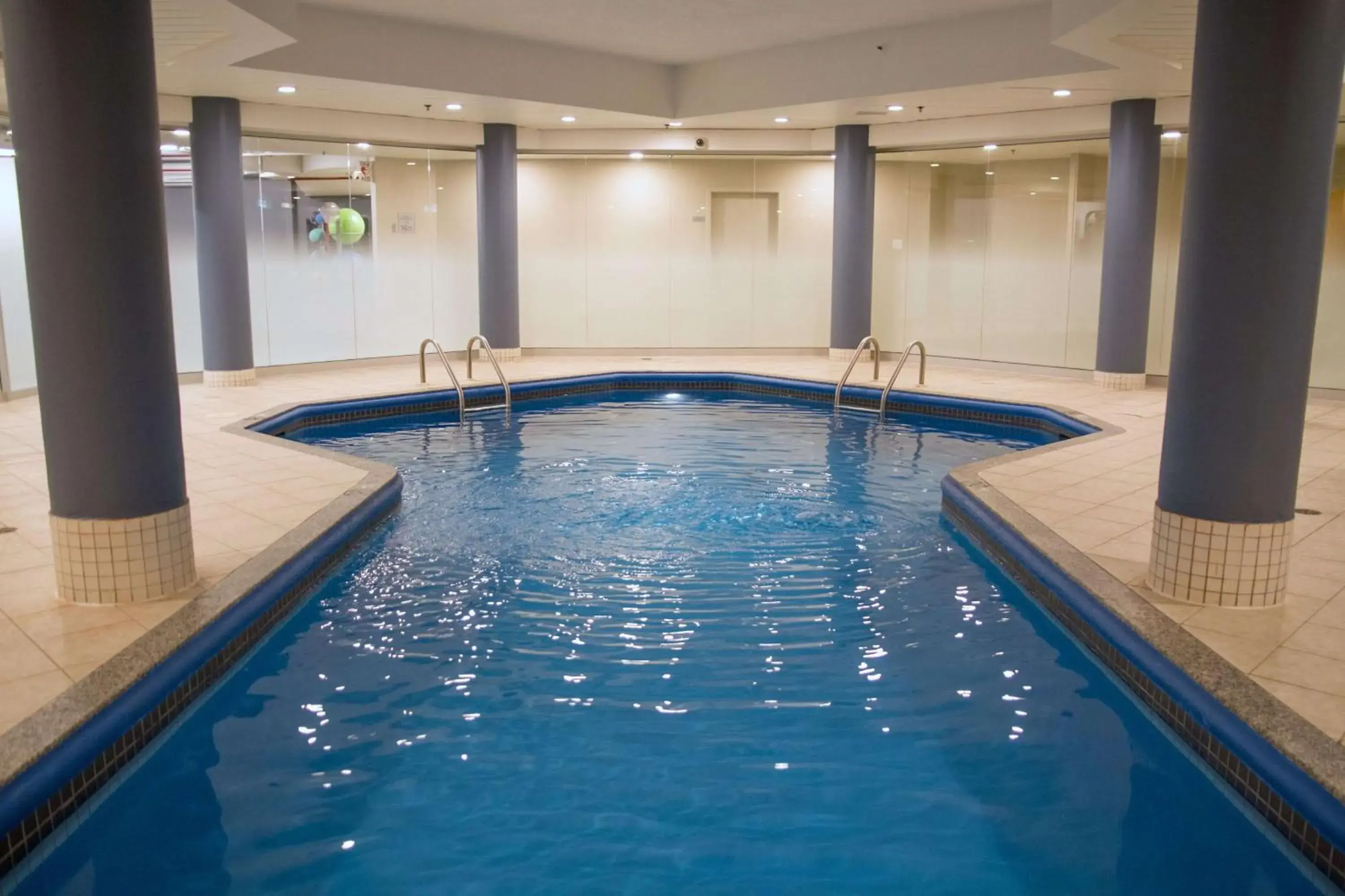 Pool view in Hilton Montreal/Laval Pool view in Hilton Montreal/Laval