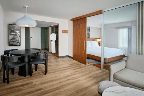 Ômage Hotel, Montreal Laval, a Tribute Portfolio Hotel