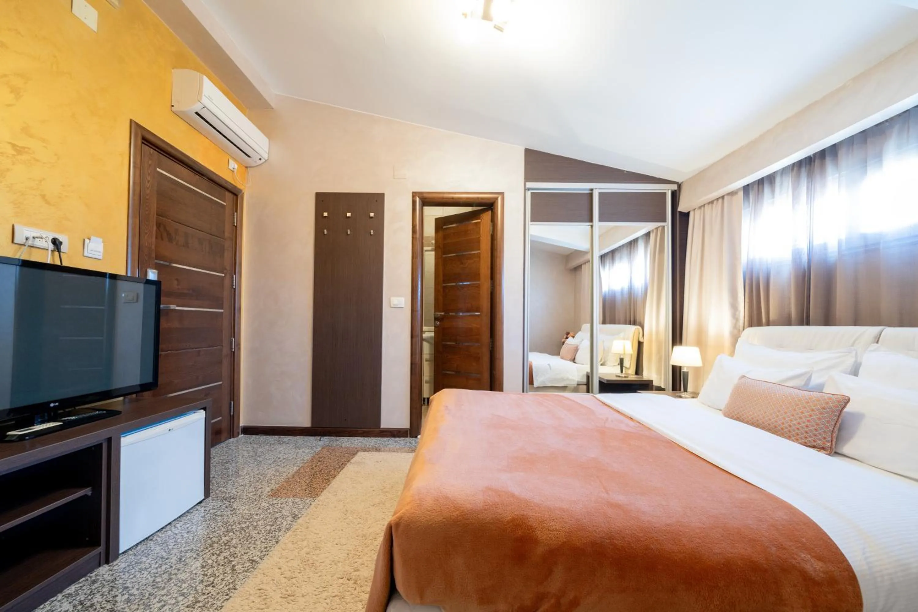 Photo of the whole room, Bed in Hotel Alexandar Lux