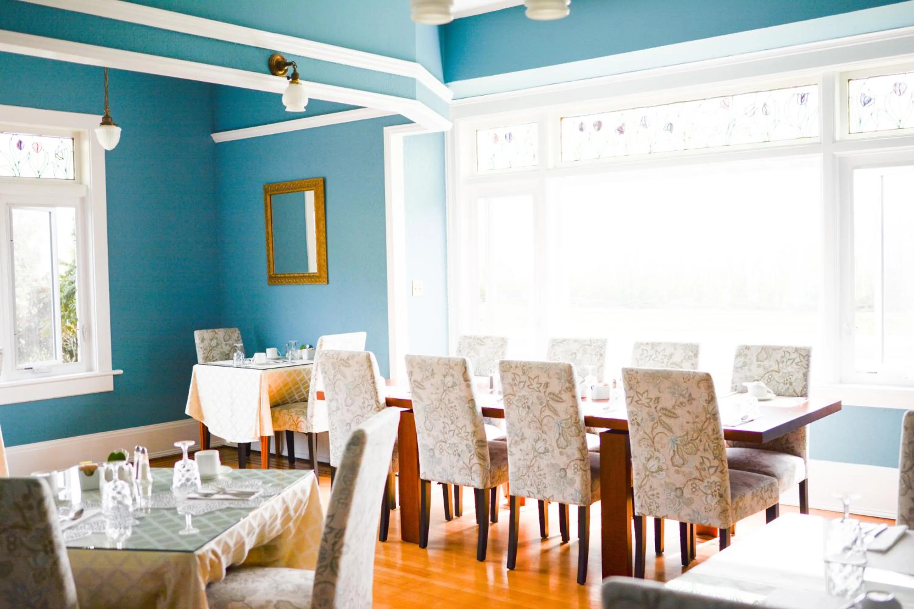 Restaurant/places to eat in Dashwood Manor Seaside Bed & Breakfast