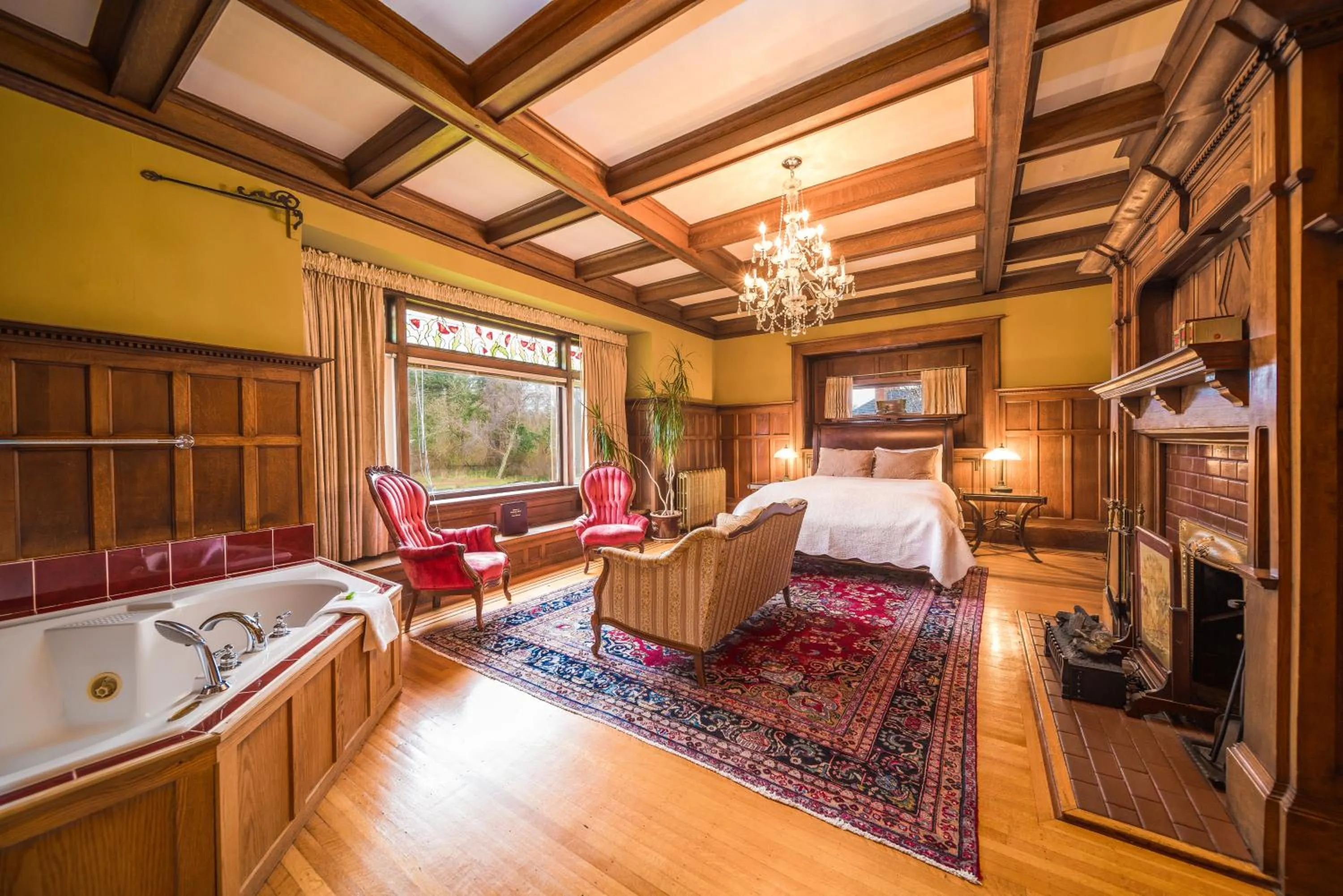 Bed in Dashwood Manor Seaside Bed & Breakfast