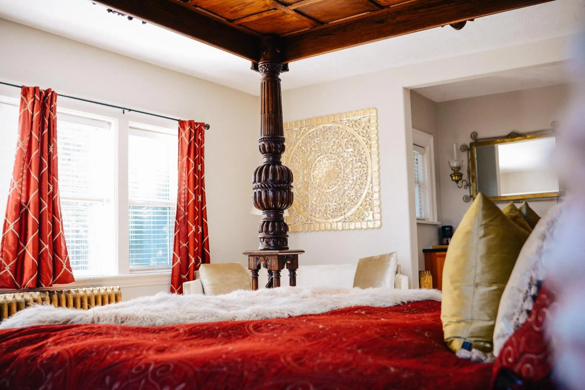 Bed in Dashwood Manor Seaside Bed & Breakfast