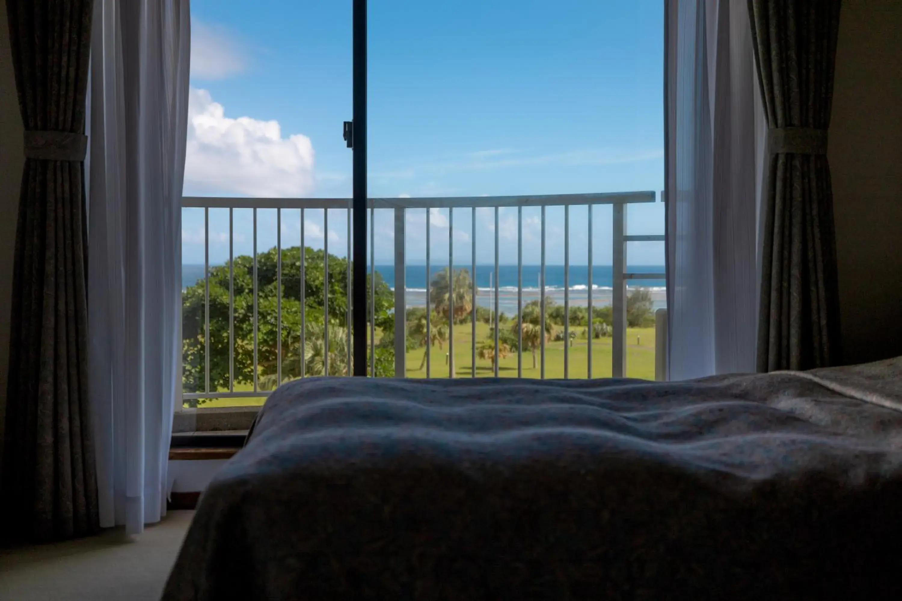 Natural landscape, Bed in Coral Palms Natural landscape, Bed in Coral Palms