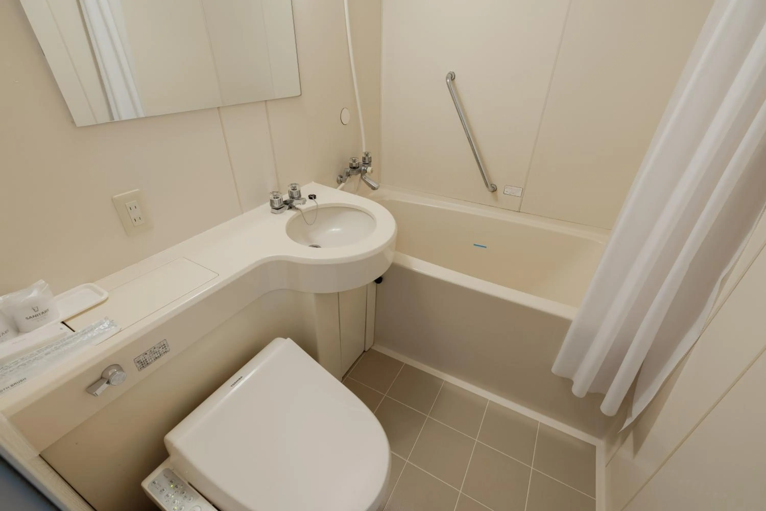 Shower in Coral Palms