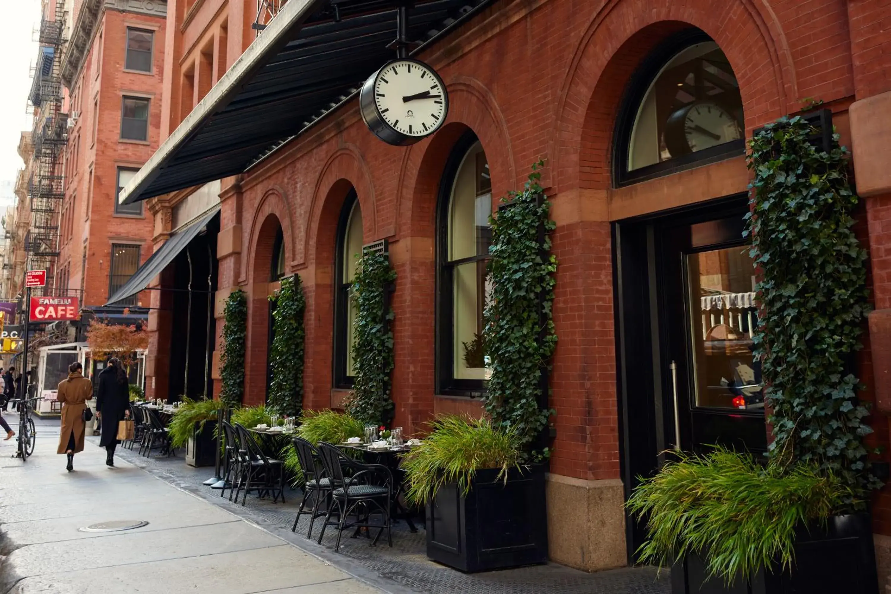 Property building in The Mercer Property building in The Mercer