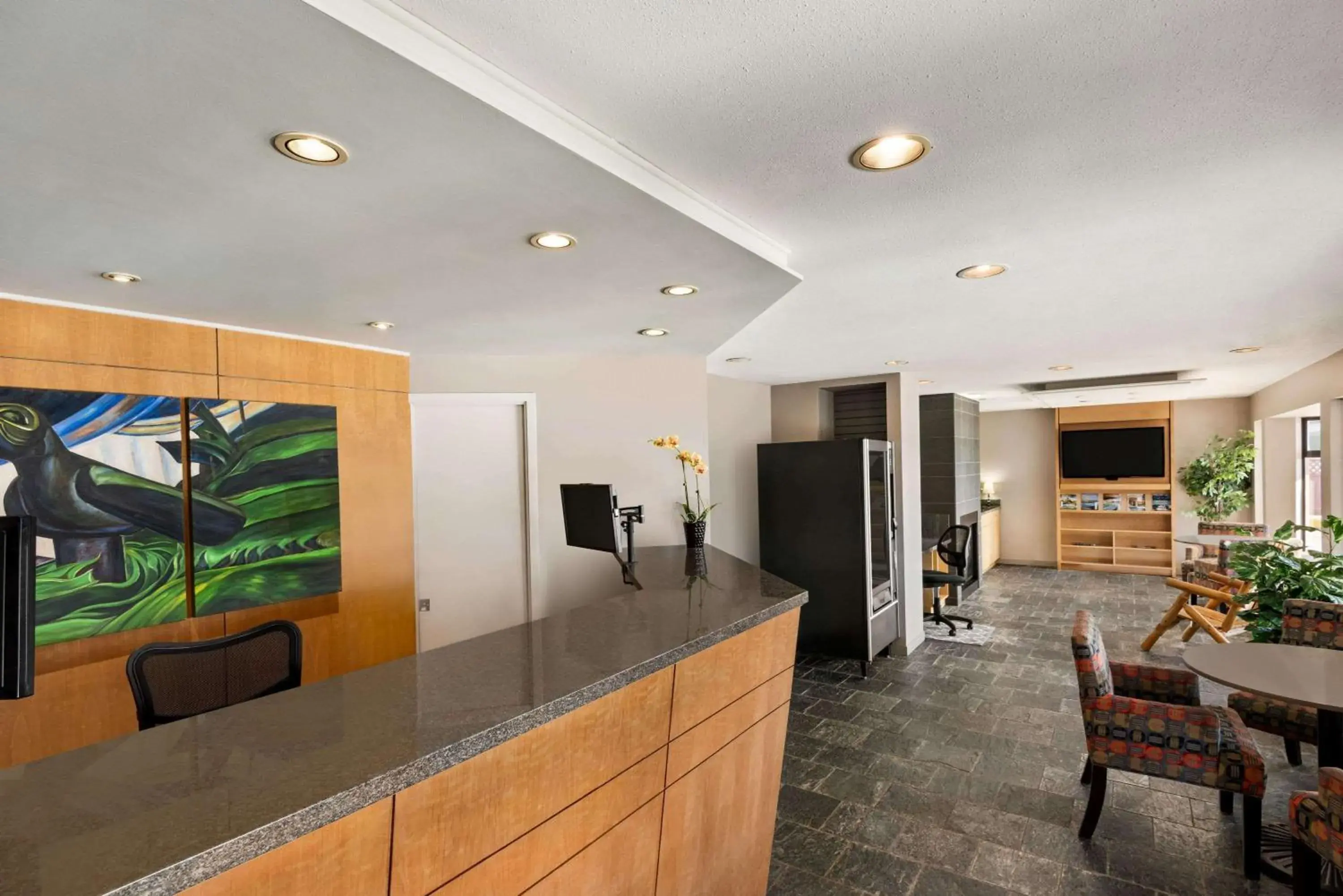Lobby or reception, Lobby/Reception in Travelodge by Wyndham Abbotsford Bakerview