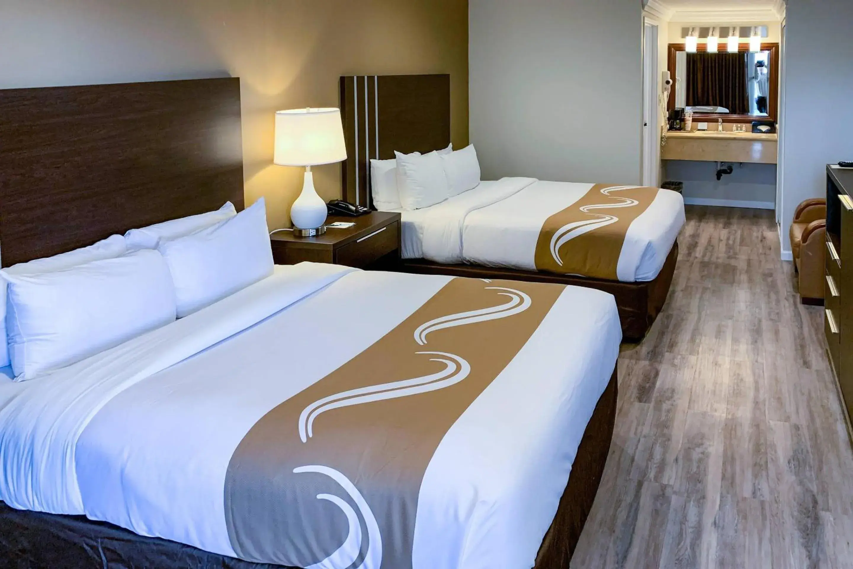 Bedroom, Bed in Quality Inn Long Beach - Signal Hill Bedroom, Bed in Quality Inn Long Beach - Signal Hill