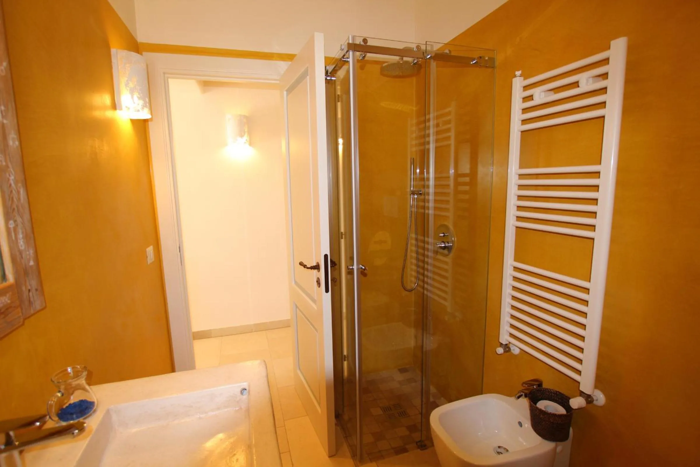 Shower in Vita Dorata - rural chic