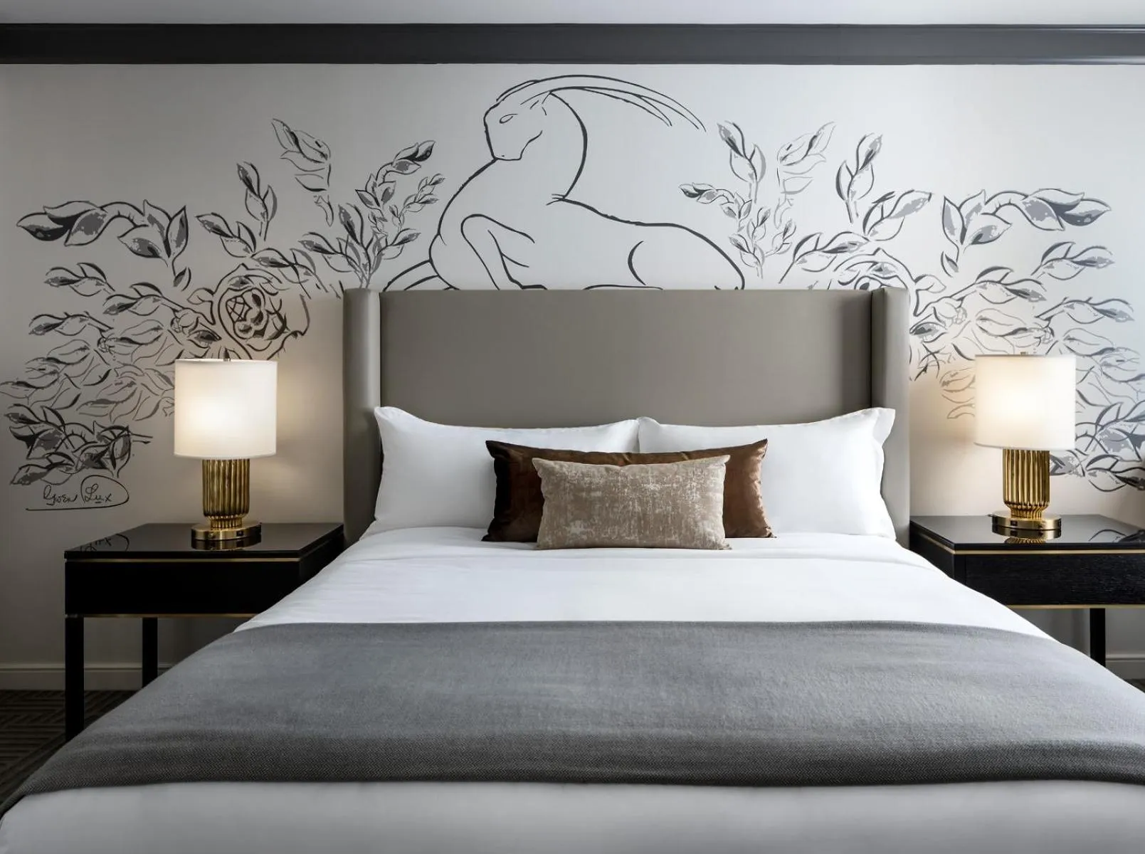 Bed in The Gwen, a Luxury Collection Hotel, Michigan Avenue Chicago