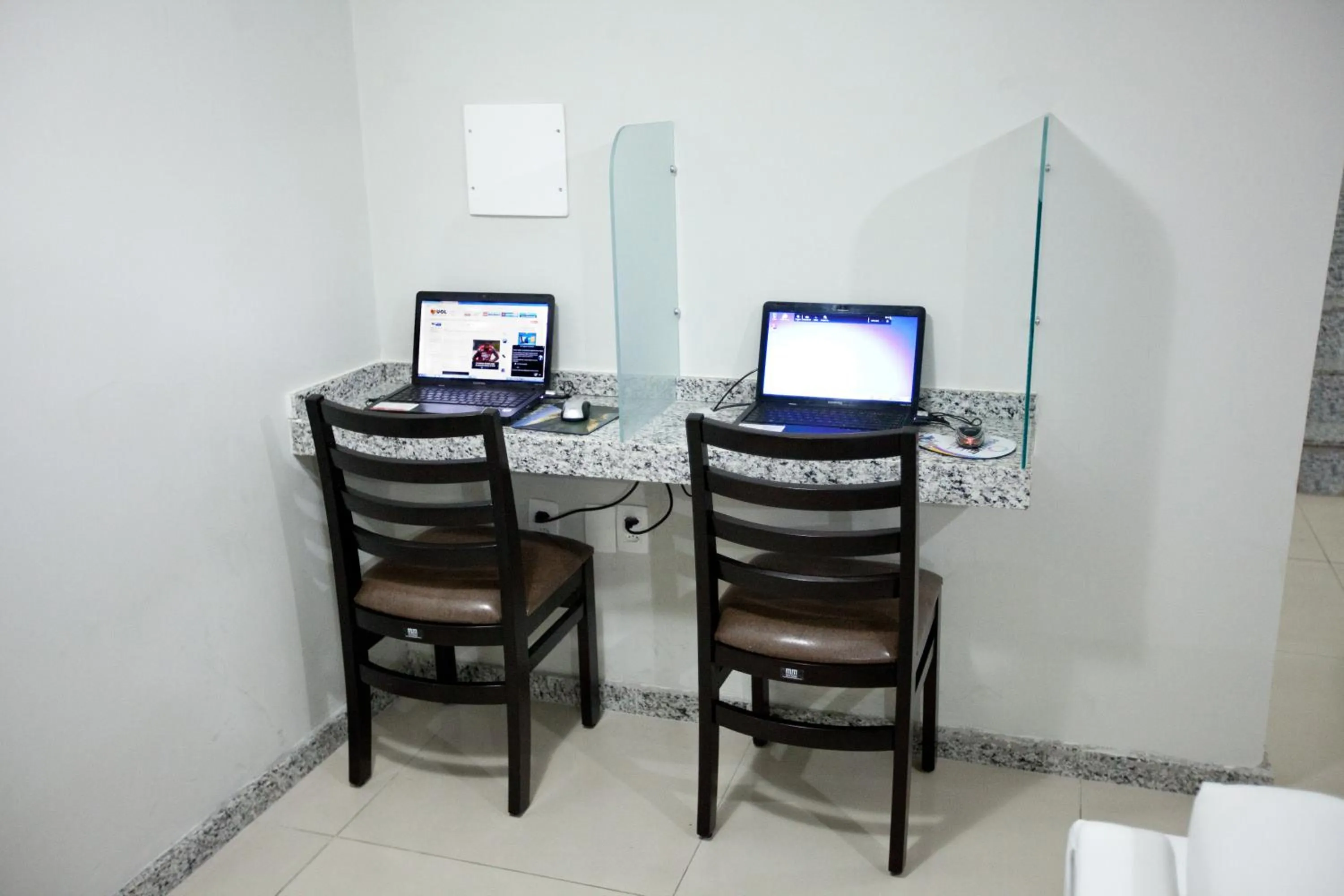 Business facilities in JB Hotel