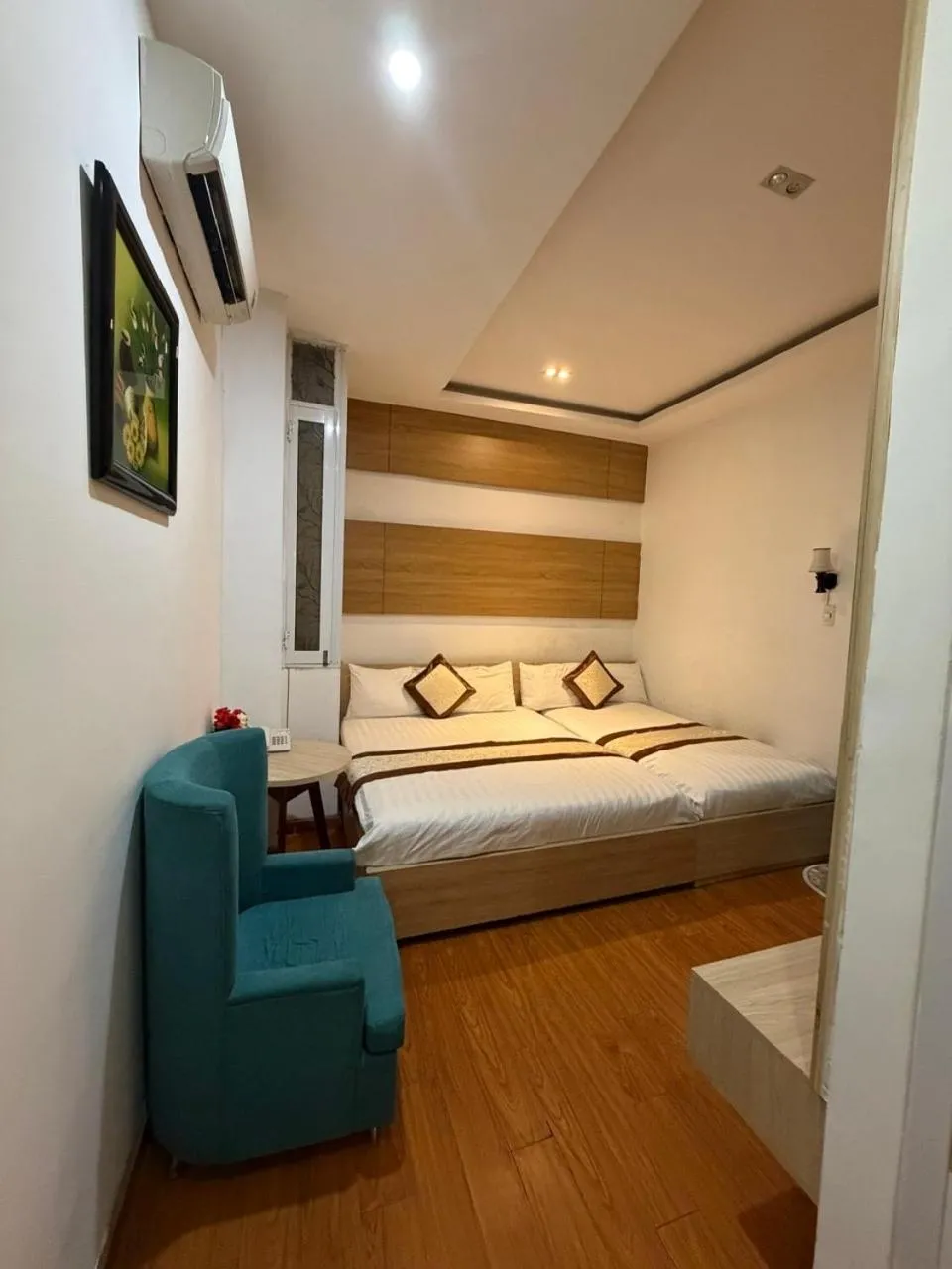 Bed in Phi Long Hotel