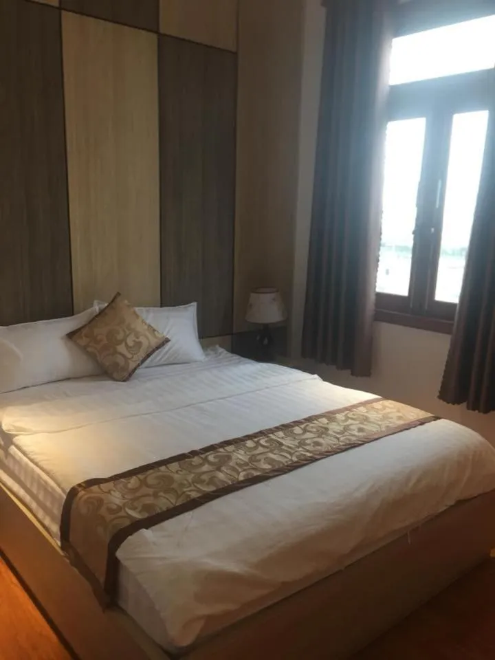 Bed in Phi Long Hotel