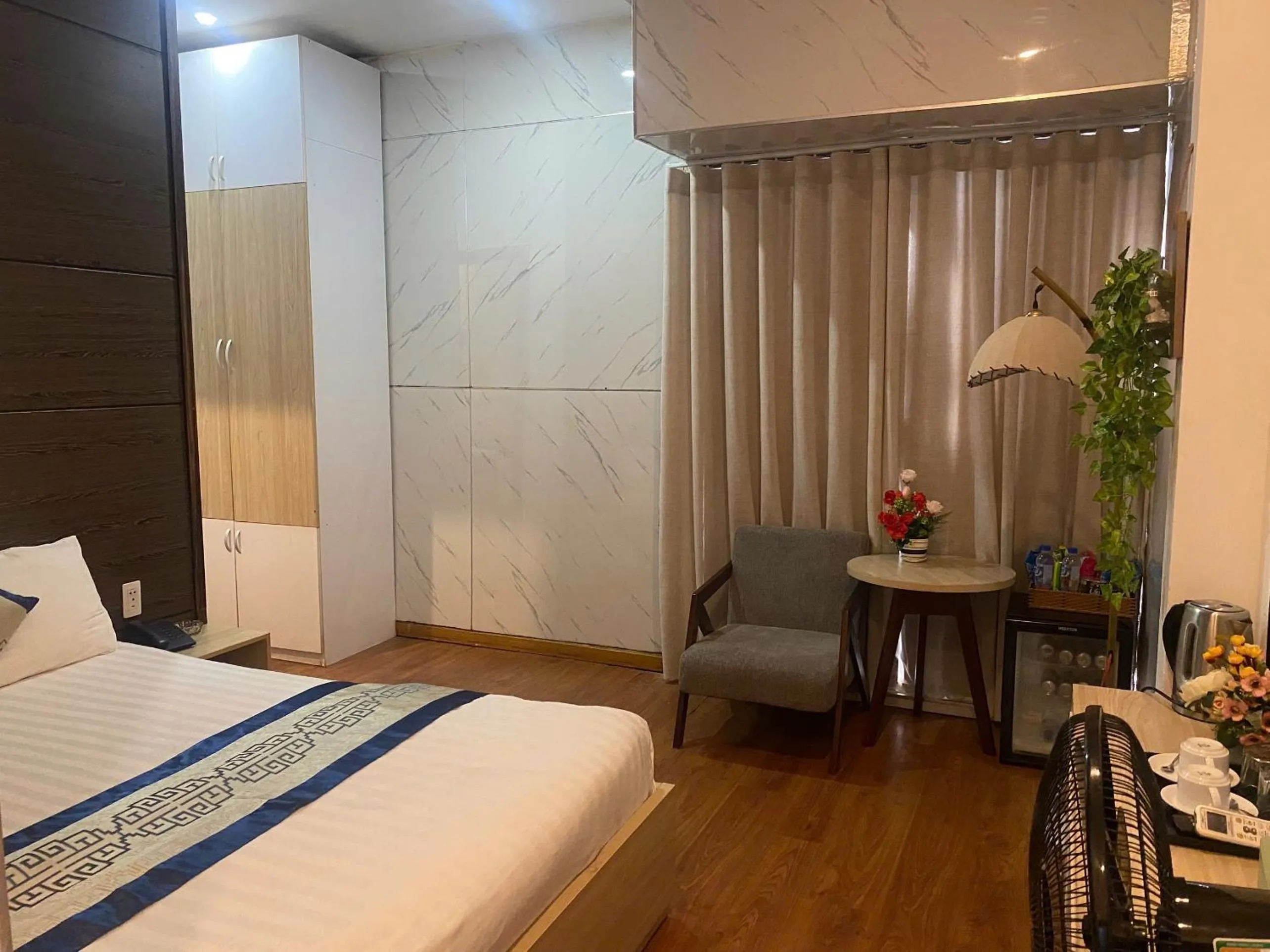 Bed in Phi Long Hotel