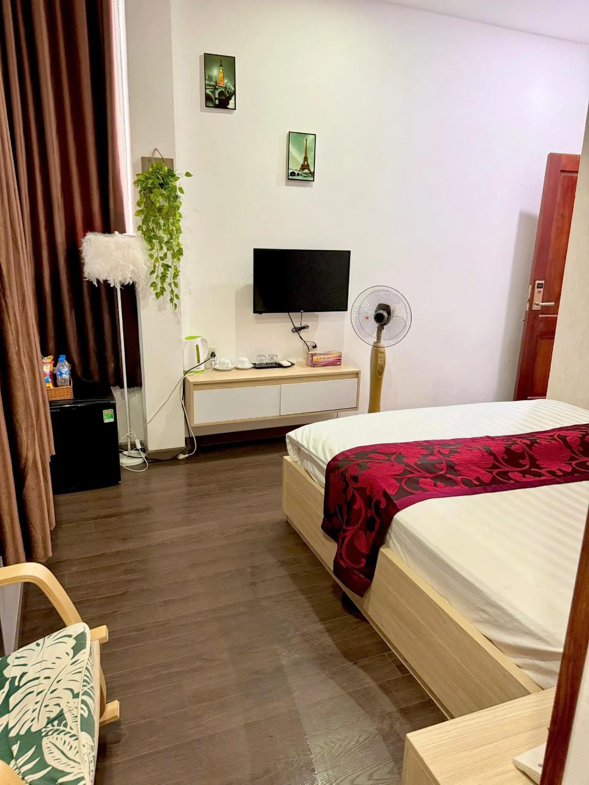 Bed in Phi Long Hotel