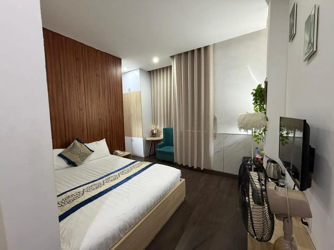 Bed in Phi Long Hotel