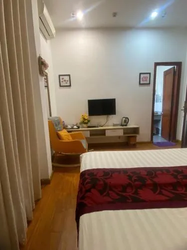 Bed in Phi Long Hotel