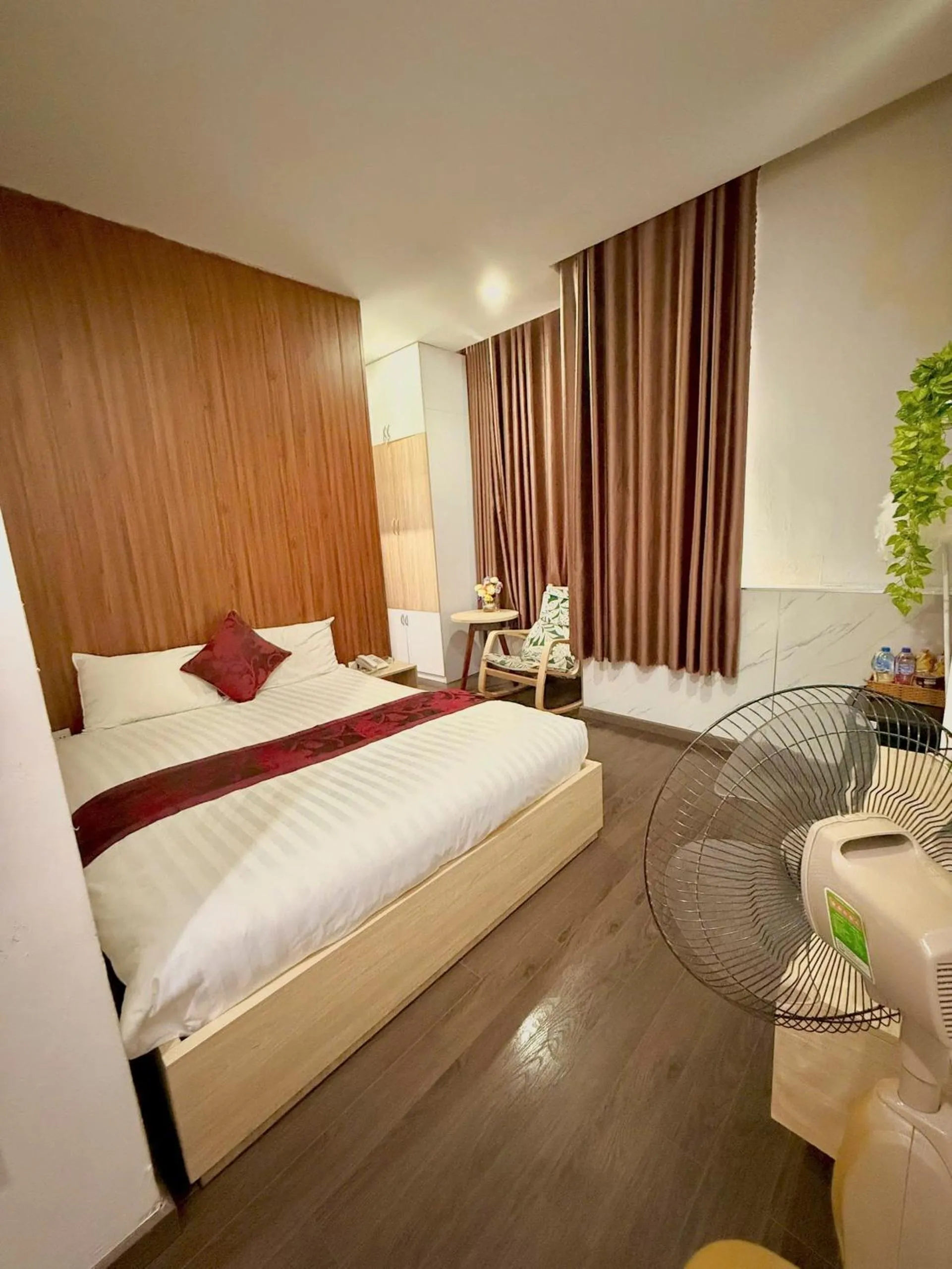 Bed in Phi Long Hotel