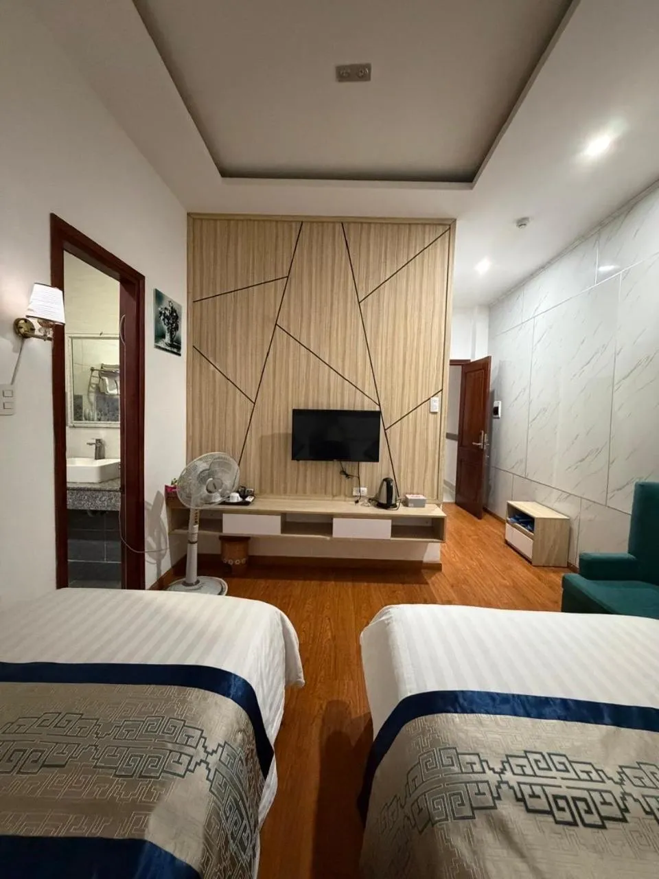 Bed in Phi Long Hotel