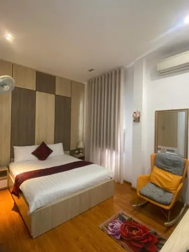 Bed in Phi Long Hotel