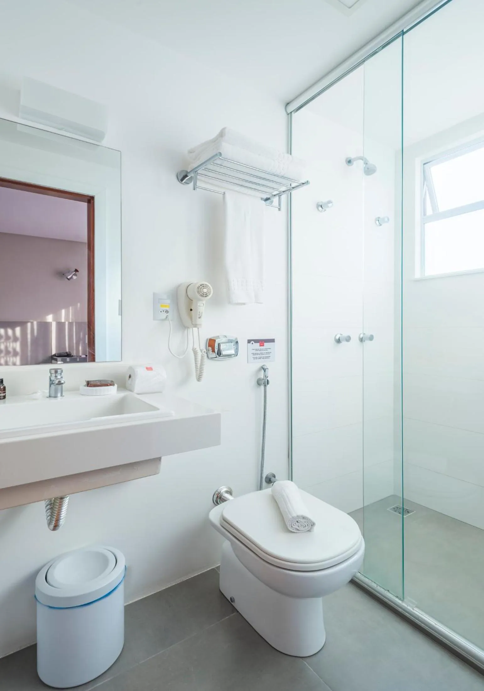 Shower in Hotel Melo