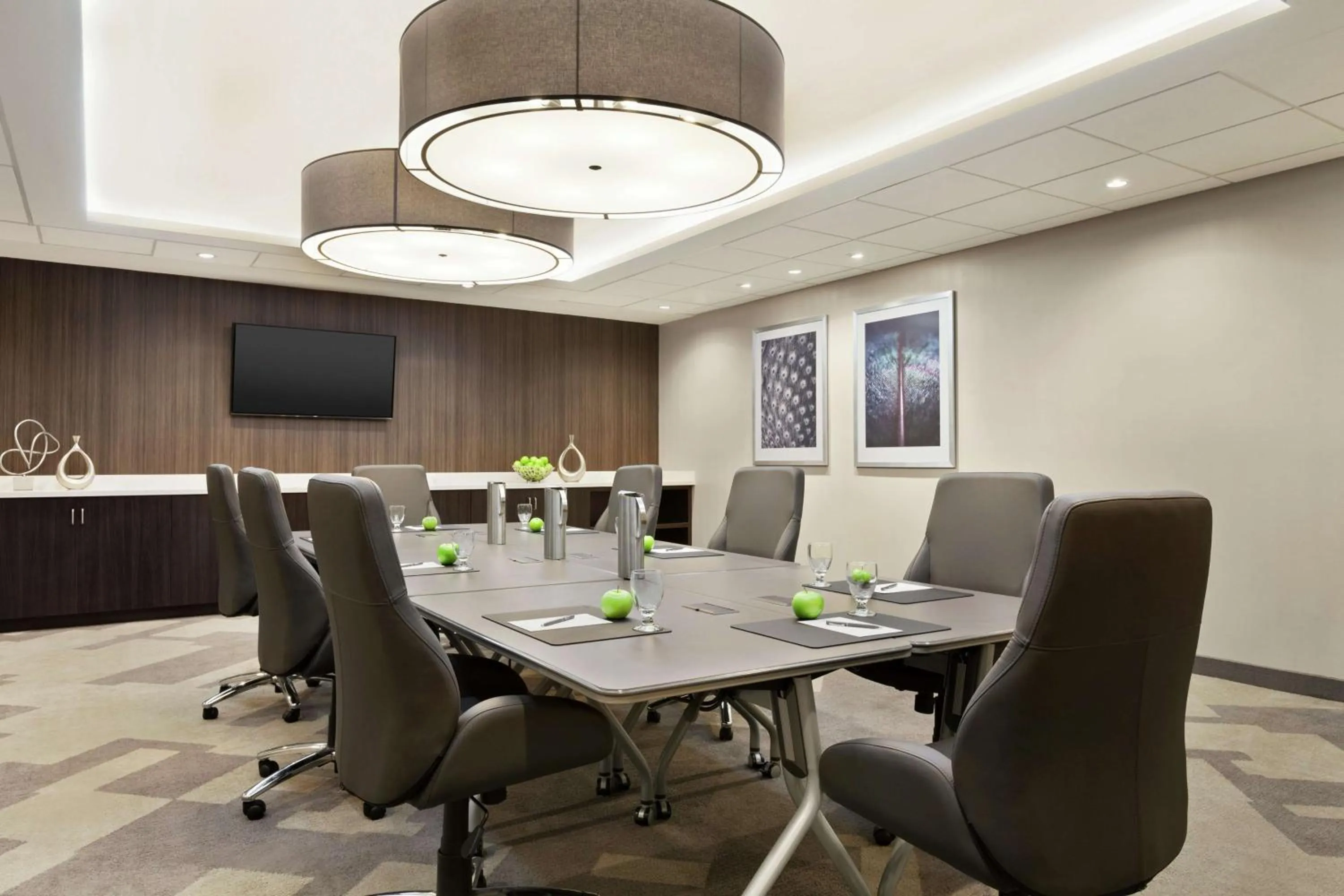 Meeting/conference room in Embassy Suites by Hilton Arcadia-Pasadena Area