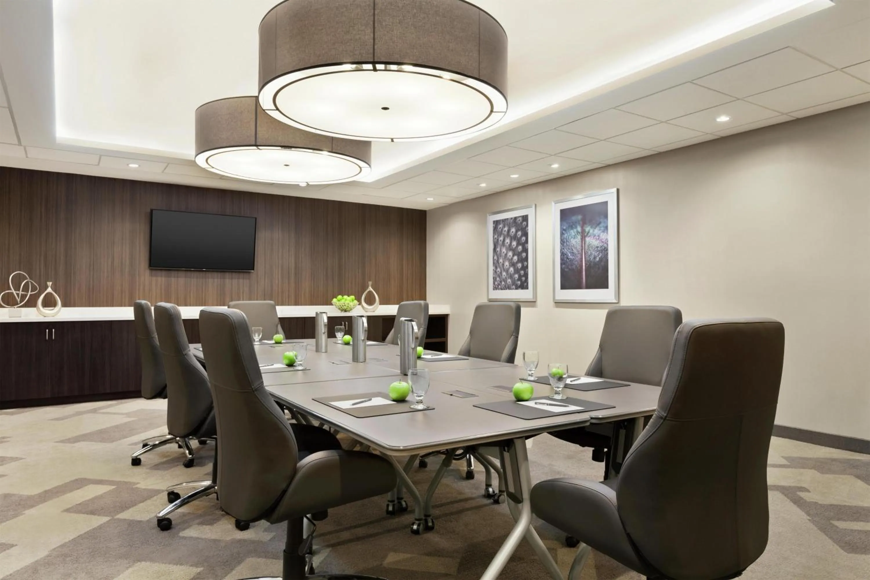 Meeting/conference room in Embassy Suites by Hilton Arcadia-Pasadena Area