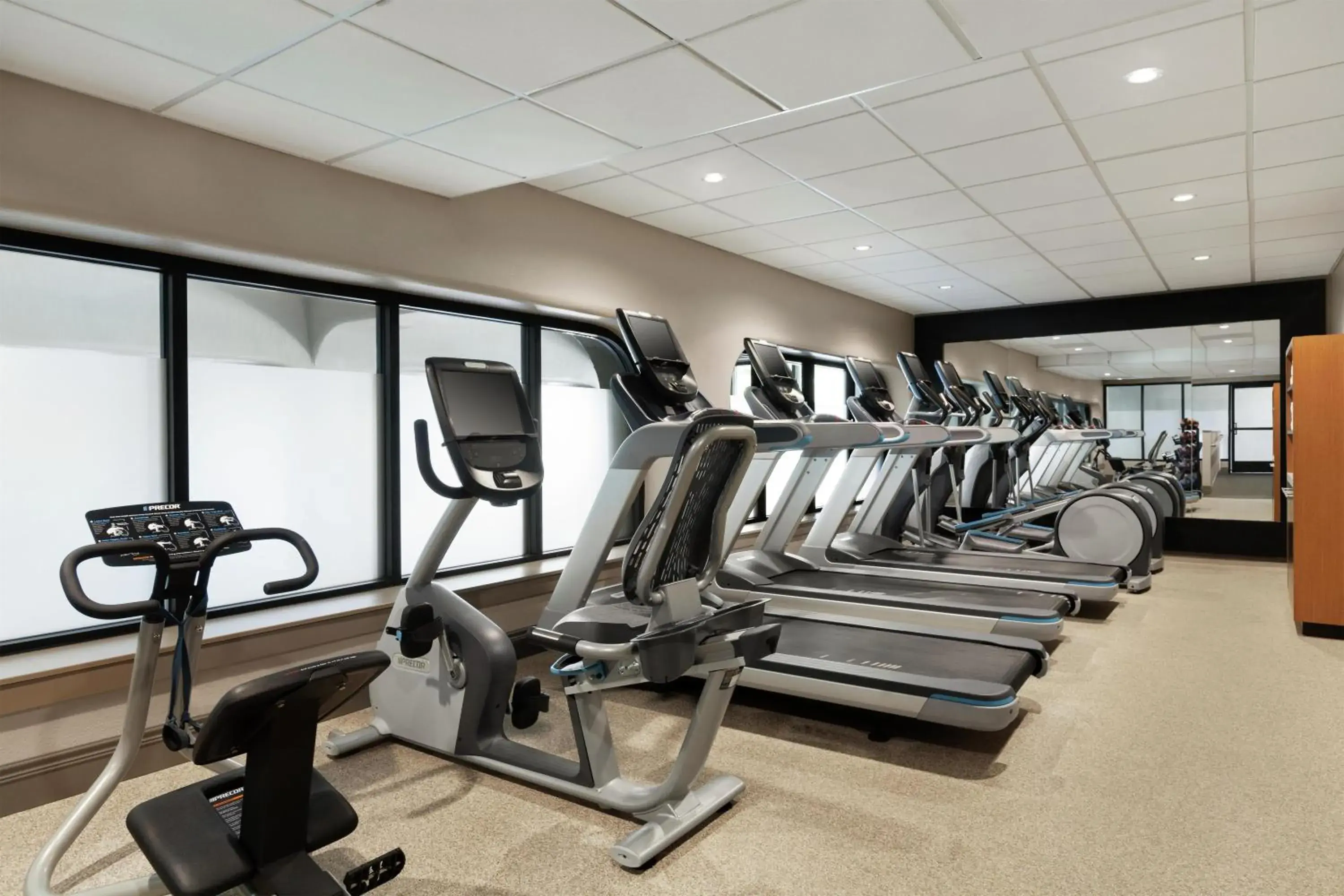 Fitness centre/facilities in Embassy Suites by Hilton Arcadia-Pasadena Area Fitness centre/facilities in Embassy Suites by Hilton Arcadia-Pasadena Area