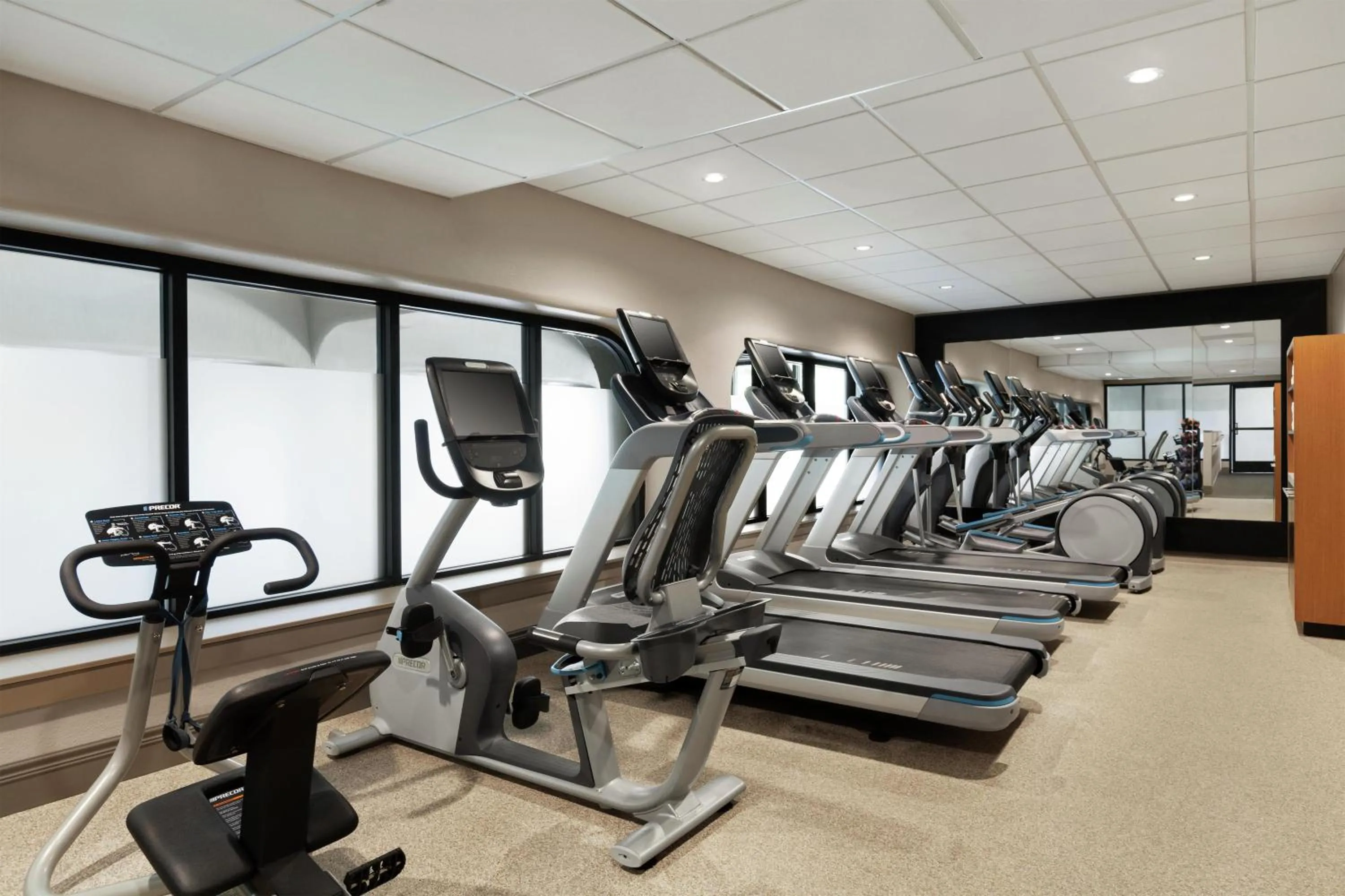 Fitness centre/facilities in Embassy Suites by Hilton Arcadia-Pasadena Area