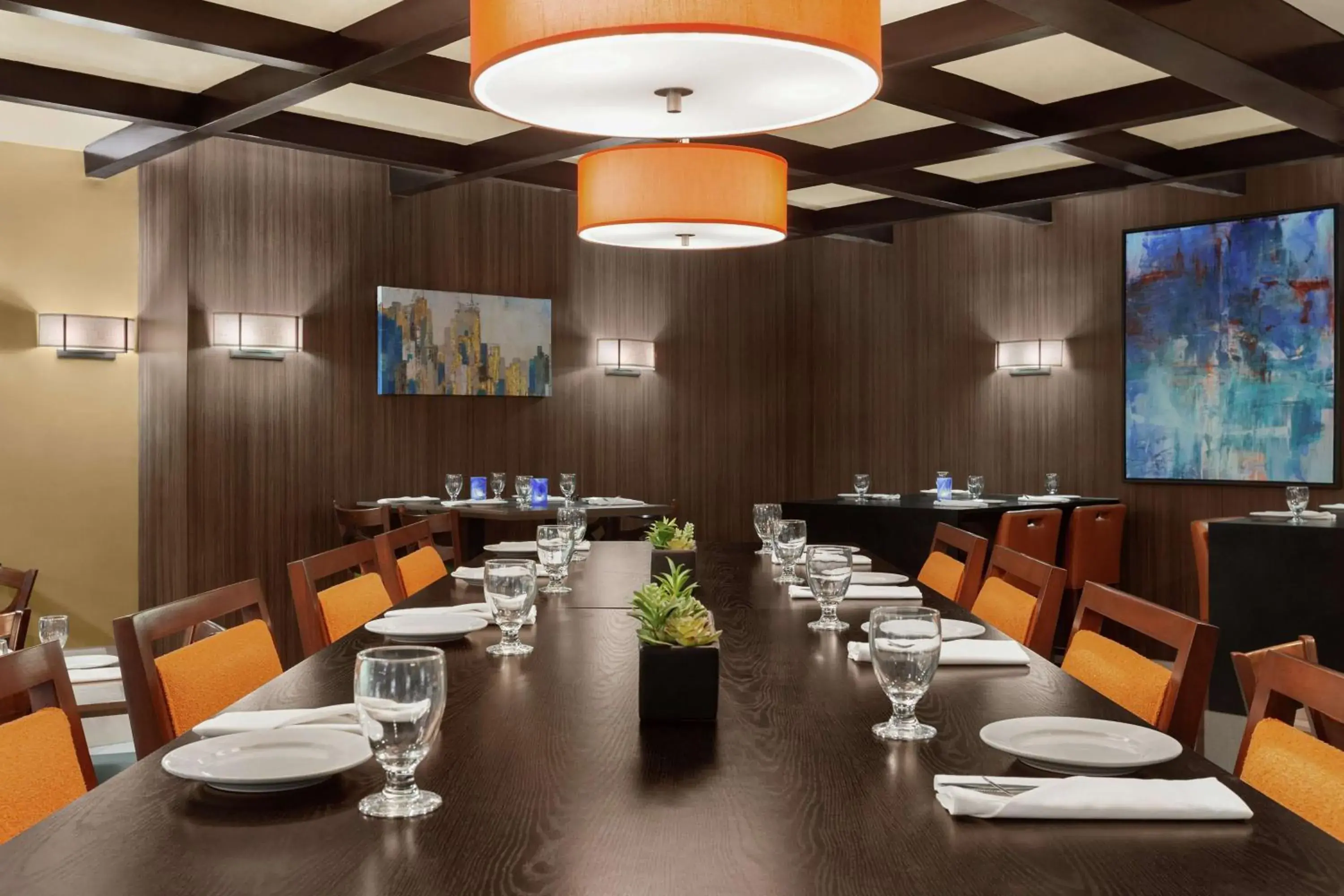 Lounge or bar in Embassy Suites by Hilton Arcadia-Pasadena Area Lounge or bar in Embassy Suites by Hilton Arcadia-Pasadena Area