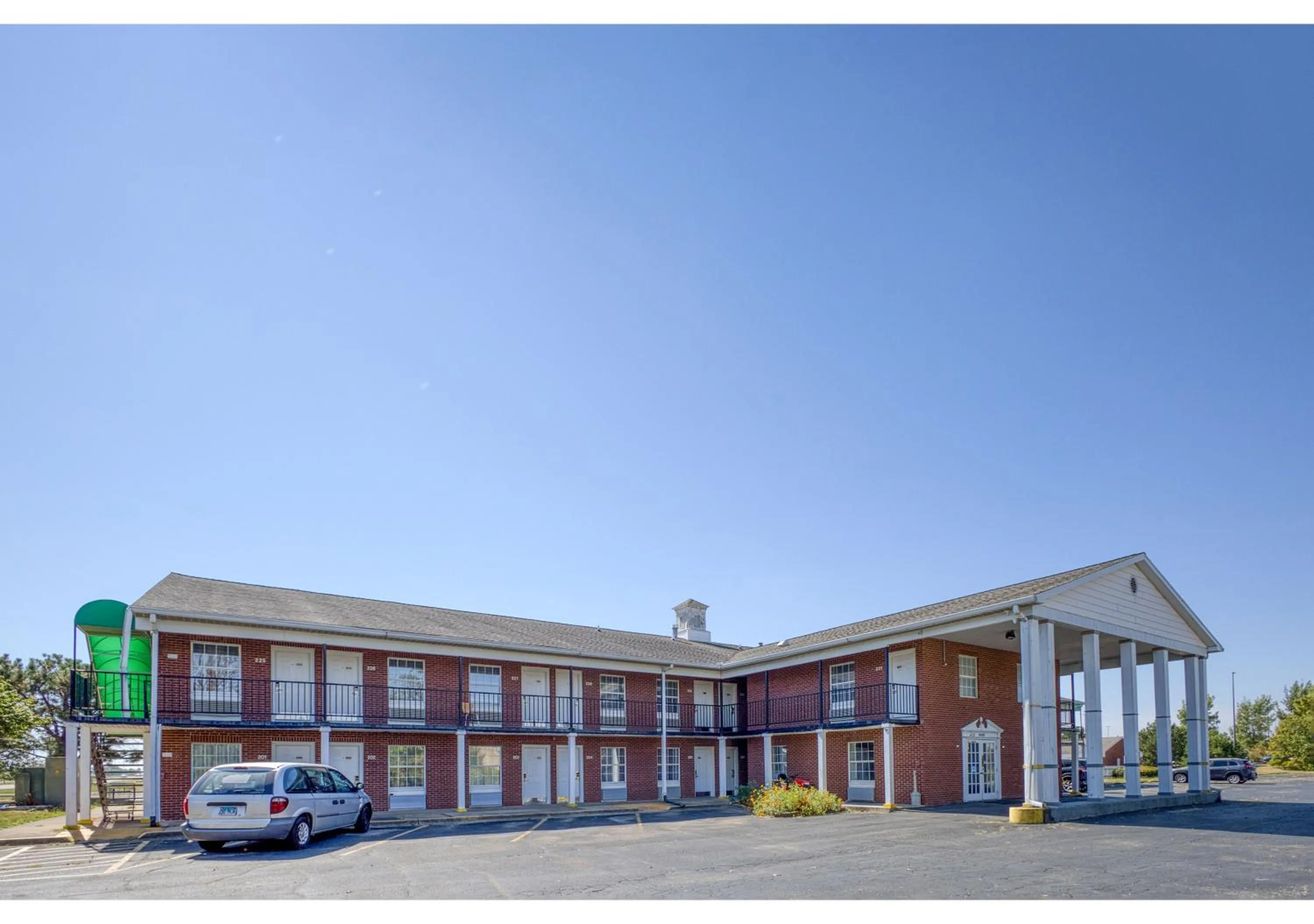 Parking in Capital O First Heritage Inn Rantoul IL I 57