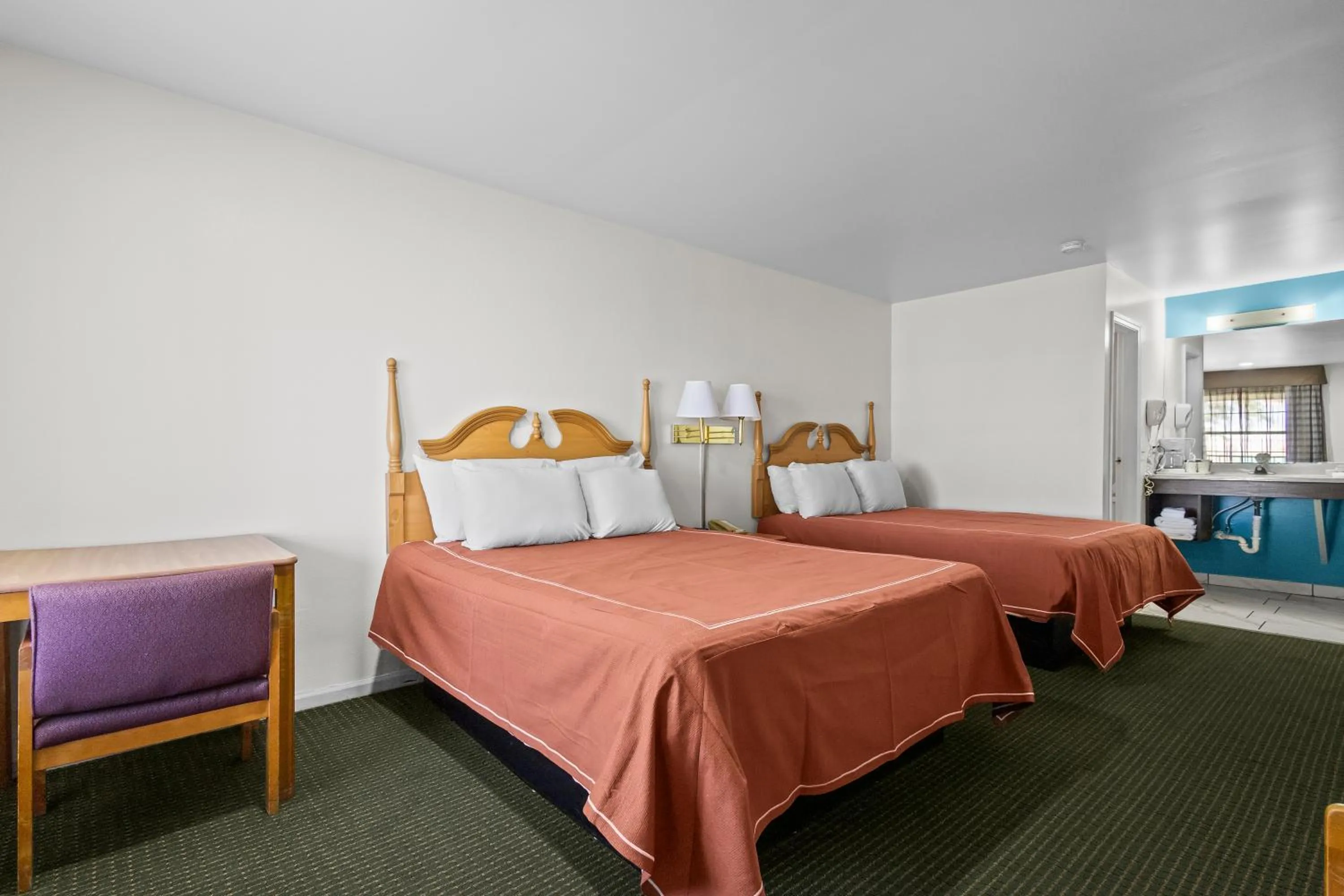 Bedroom, Bed in Capital O First Heritage Inn Rantoul IL I 57