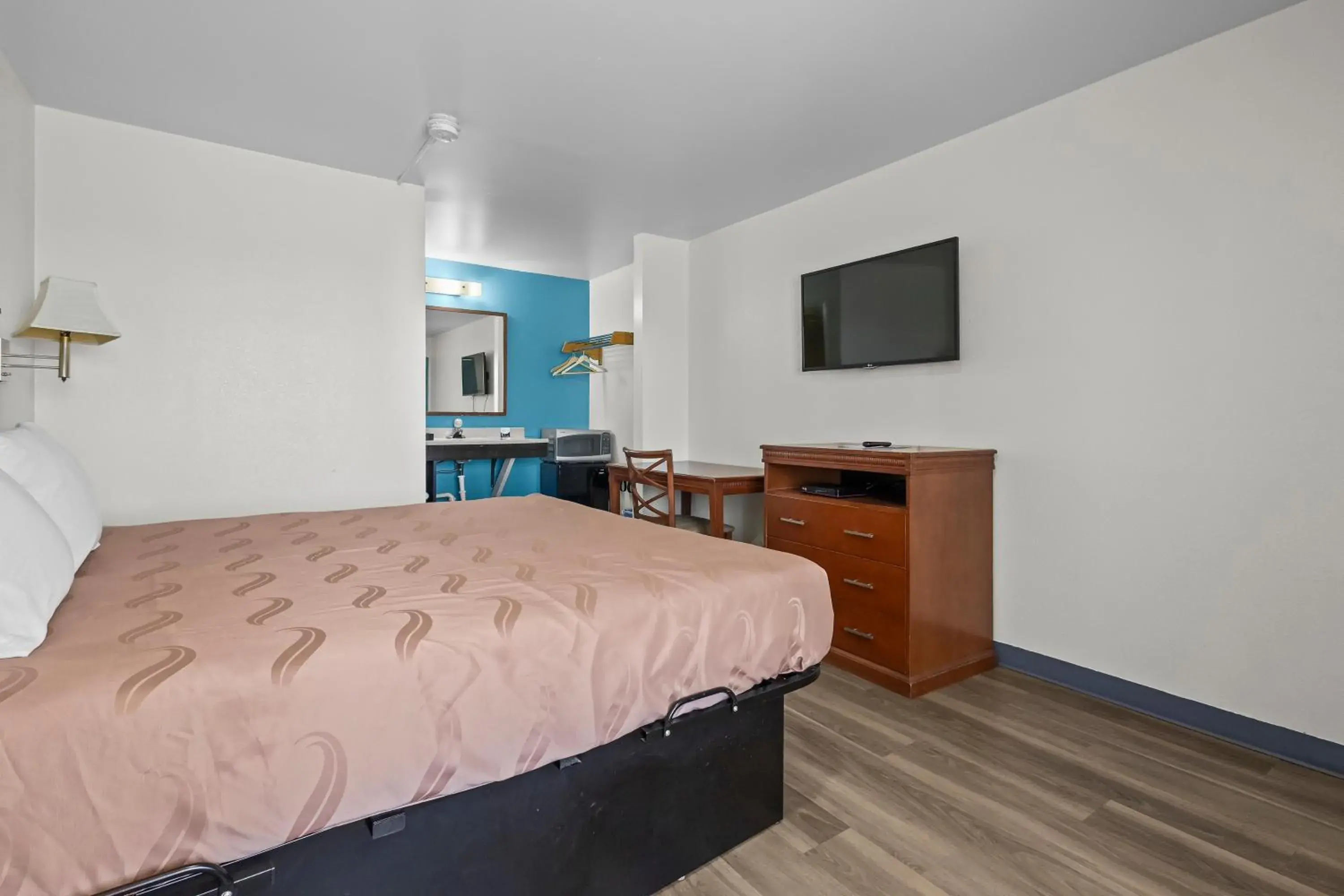 Bedroom, Bed in Capital O First Heritage Inn Rantoul IL I 57 Bedroom, Bed in Capital O First Heritage Inn Rantoul IL I 57