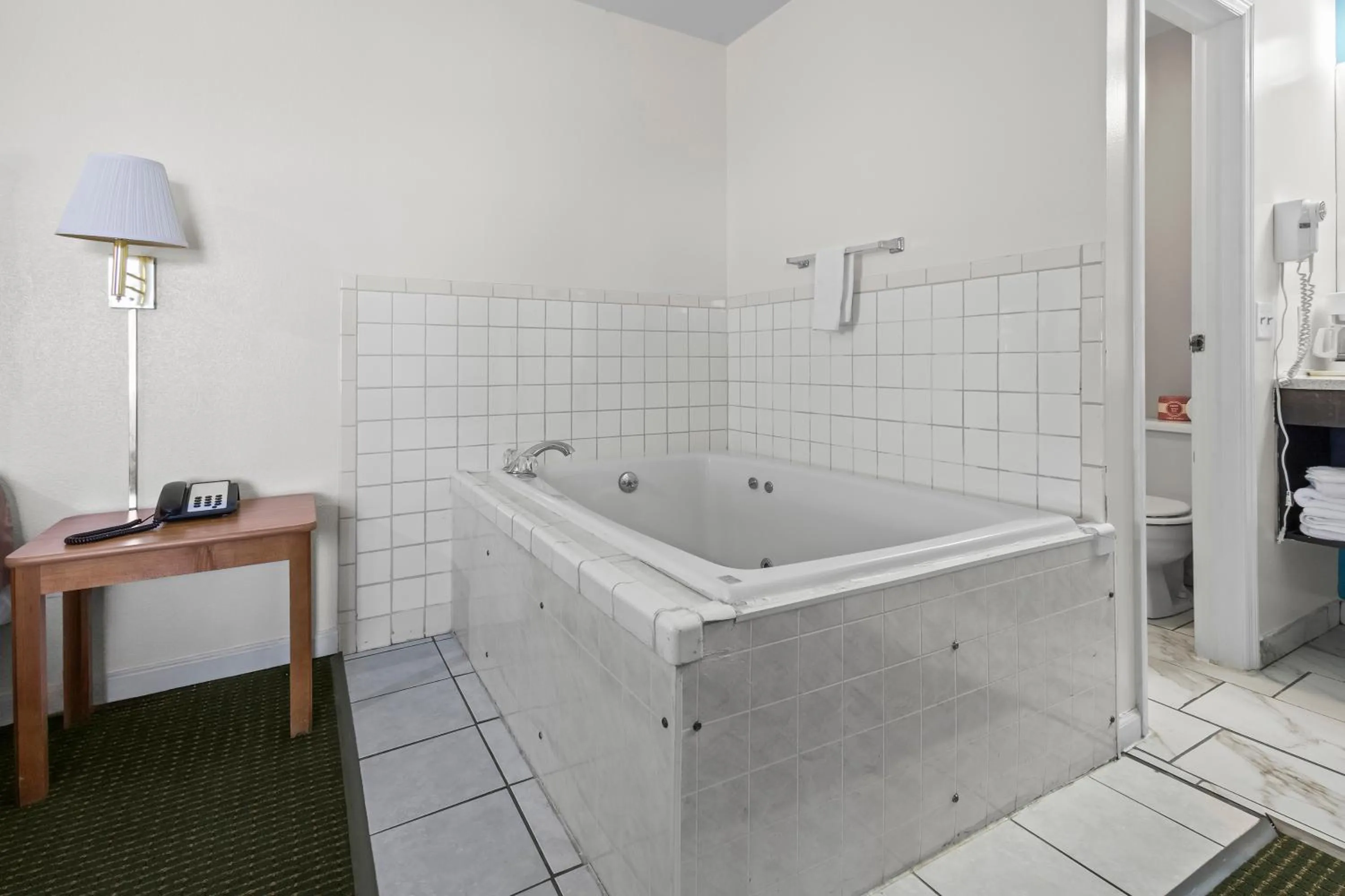 Hot Tub in Capital O First Heritage Inn Rantoul IL I 57