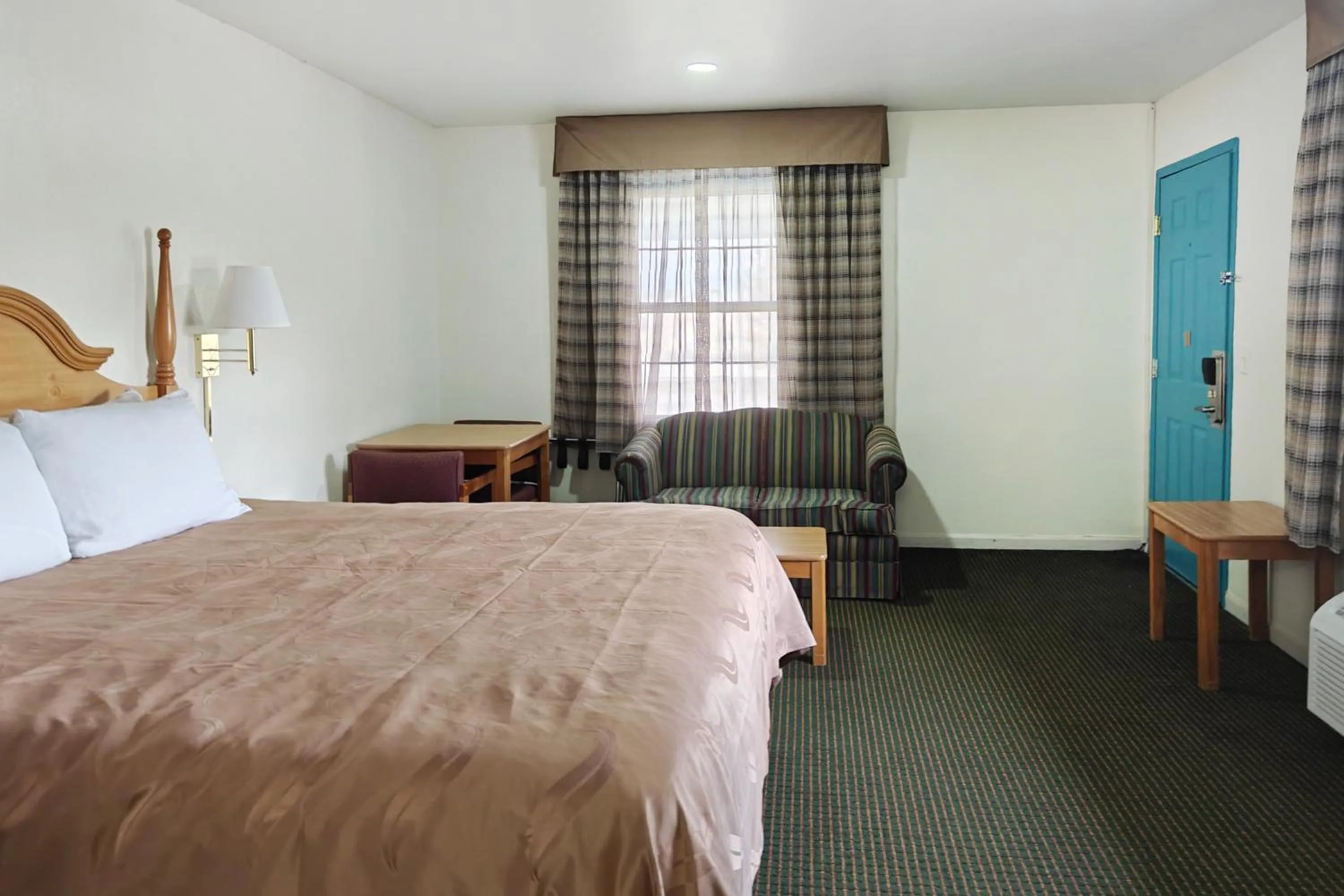 Bedroom, Bed in Capital O First Heritage Inn Rantoul IL I 57