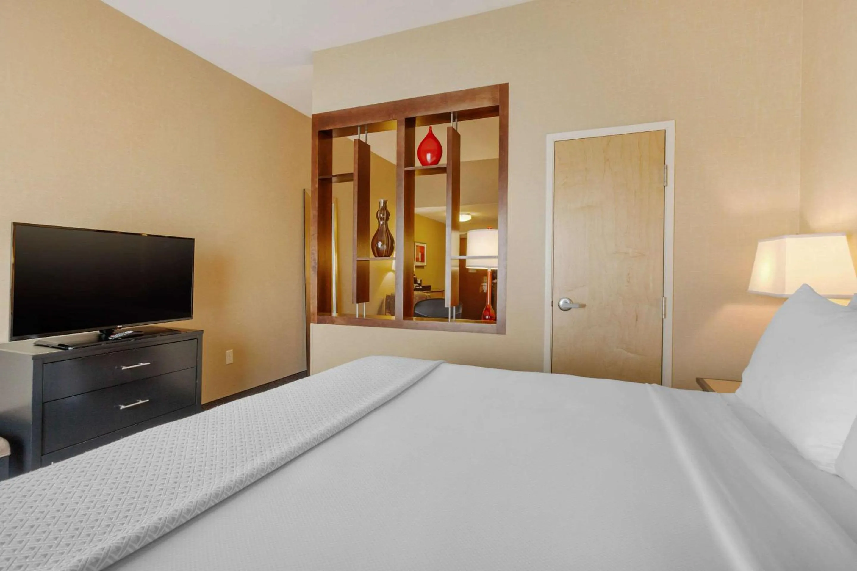 Bedroom, Bed in Cambria Hotel Denver International Airport