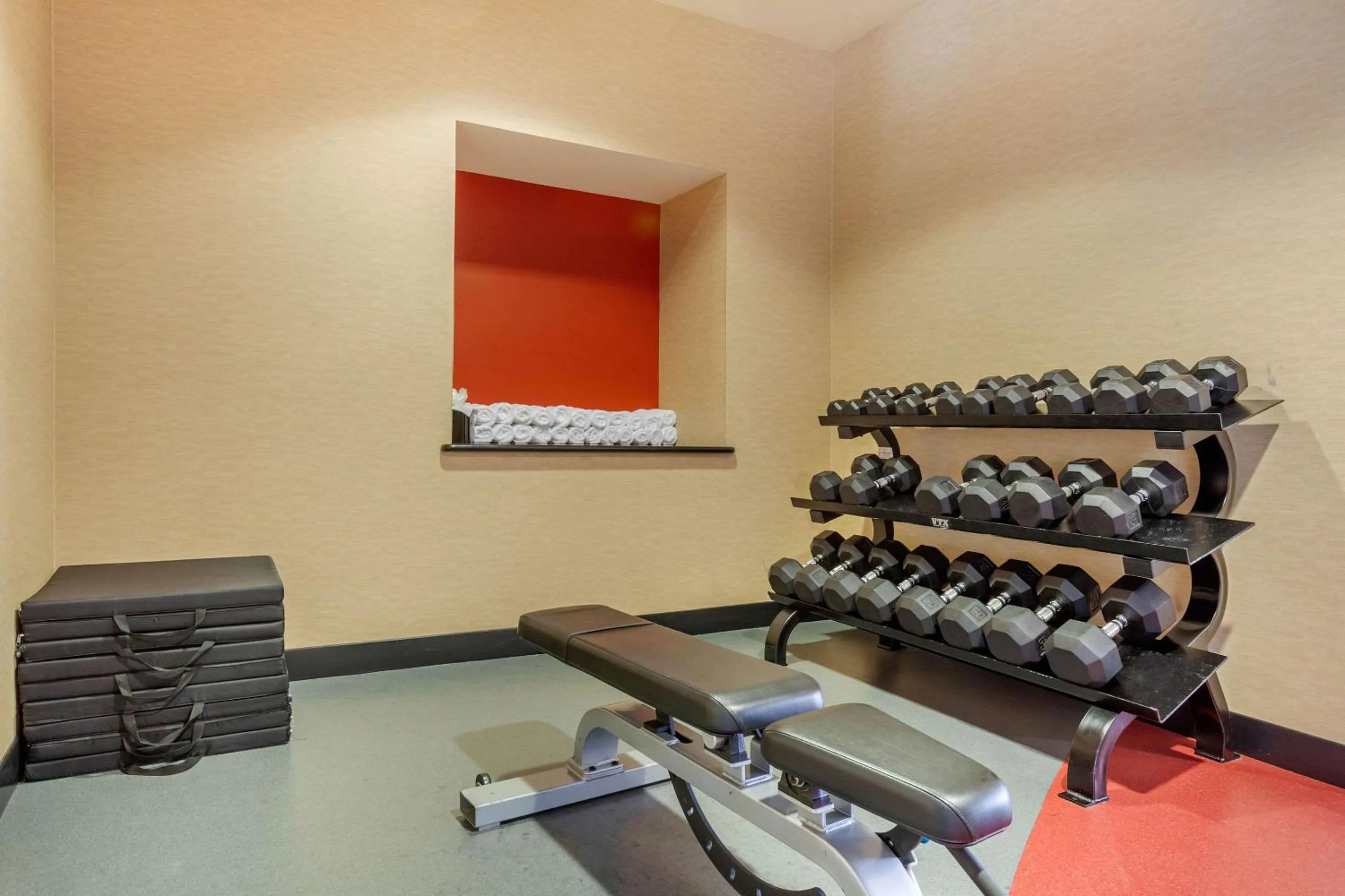 Fitness centre/facilities in Cambria Hotel Denver International Airport