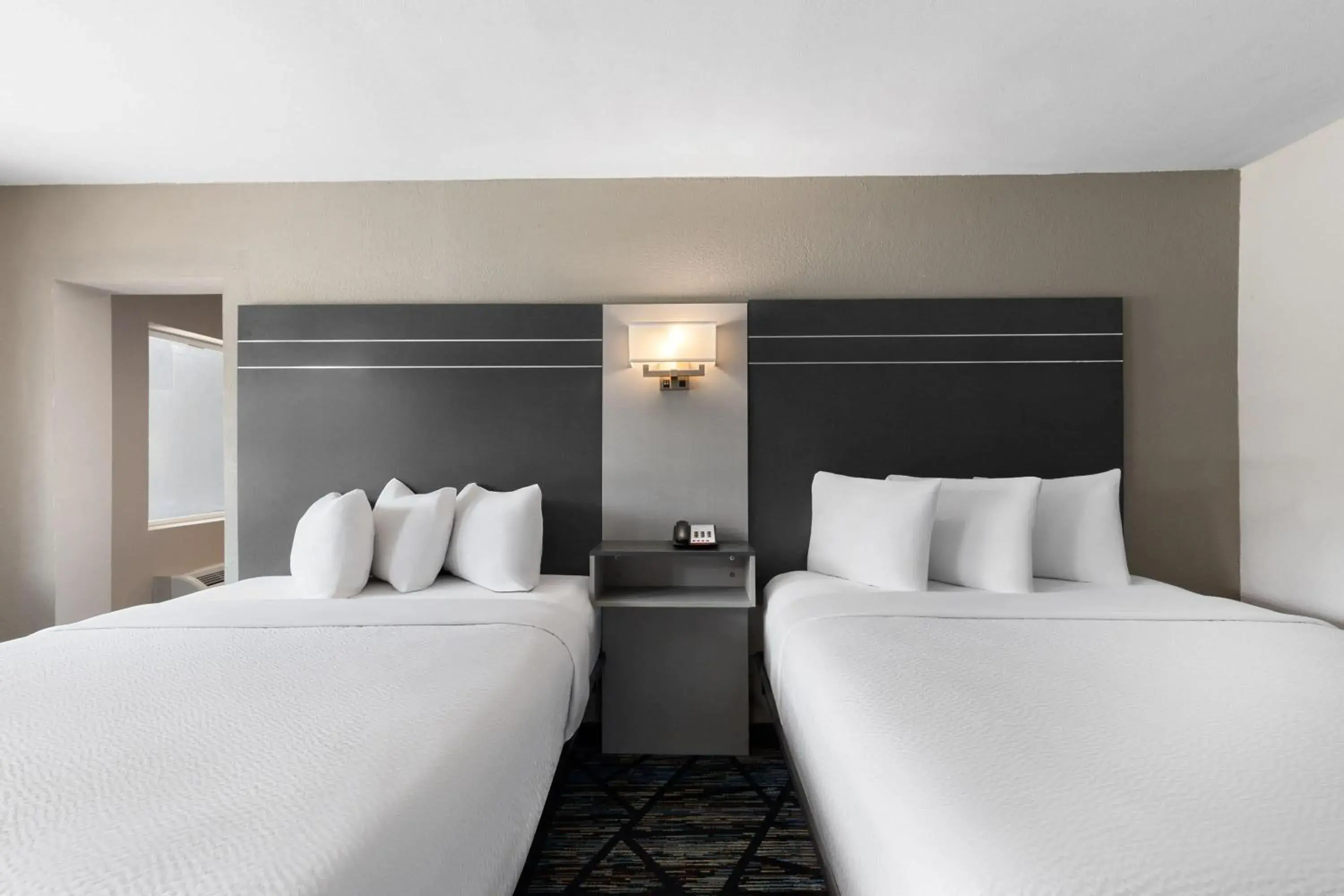 Photo of the whole room, Bed in Baymont by Wyndham Dothan Photo of the whole room, Bed in Baymont by Wyndham Dothan