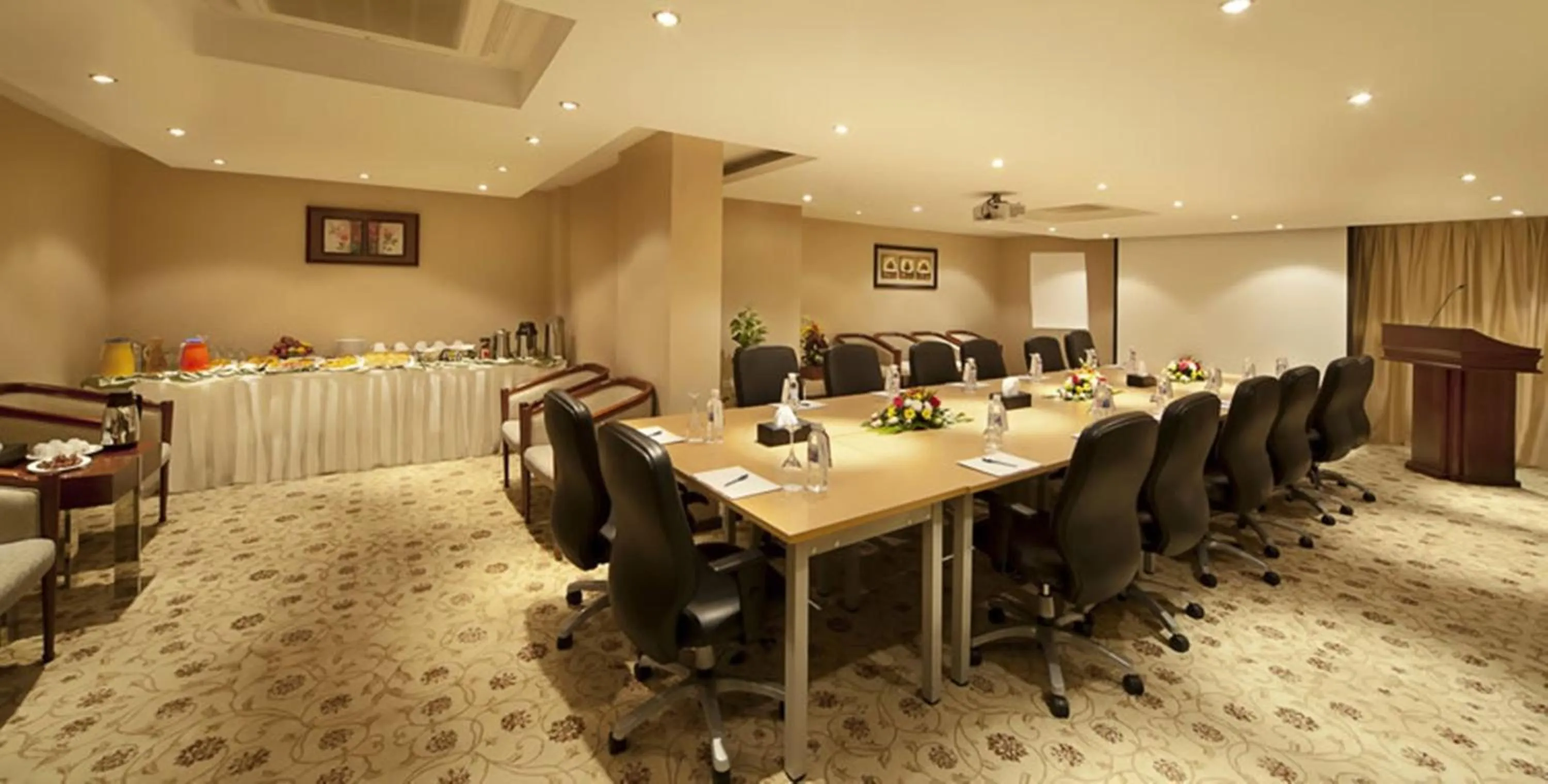 Business facilities in Coral Jubail Hotel