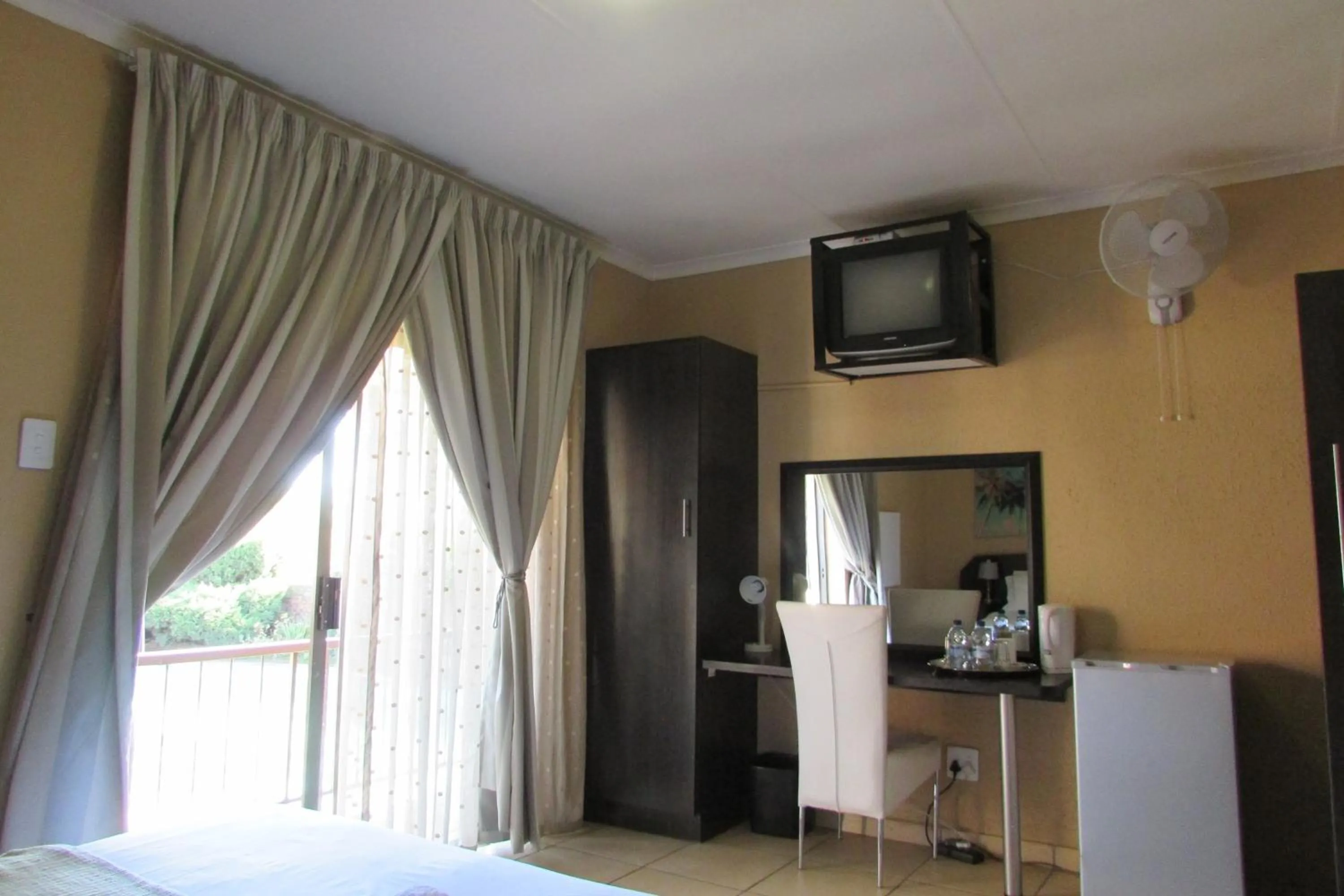 Standard Double or Twin Room with Garden View in Oasis Of Life Guest House