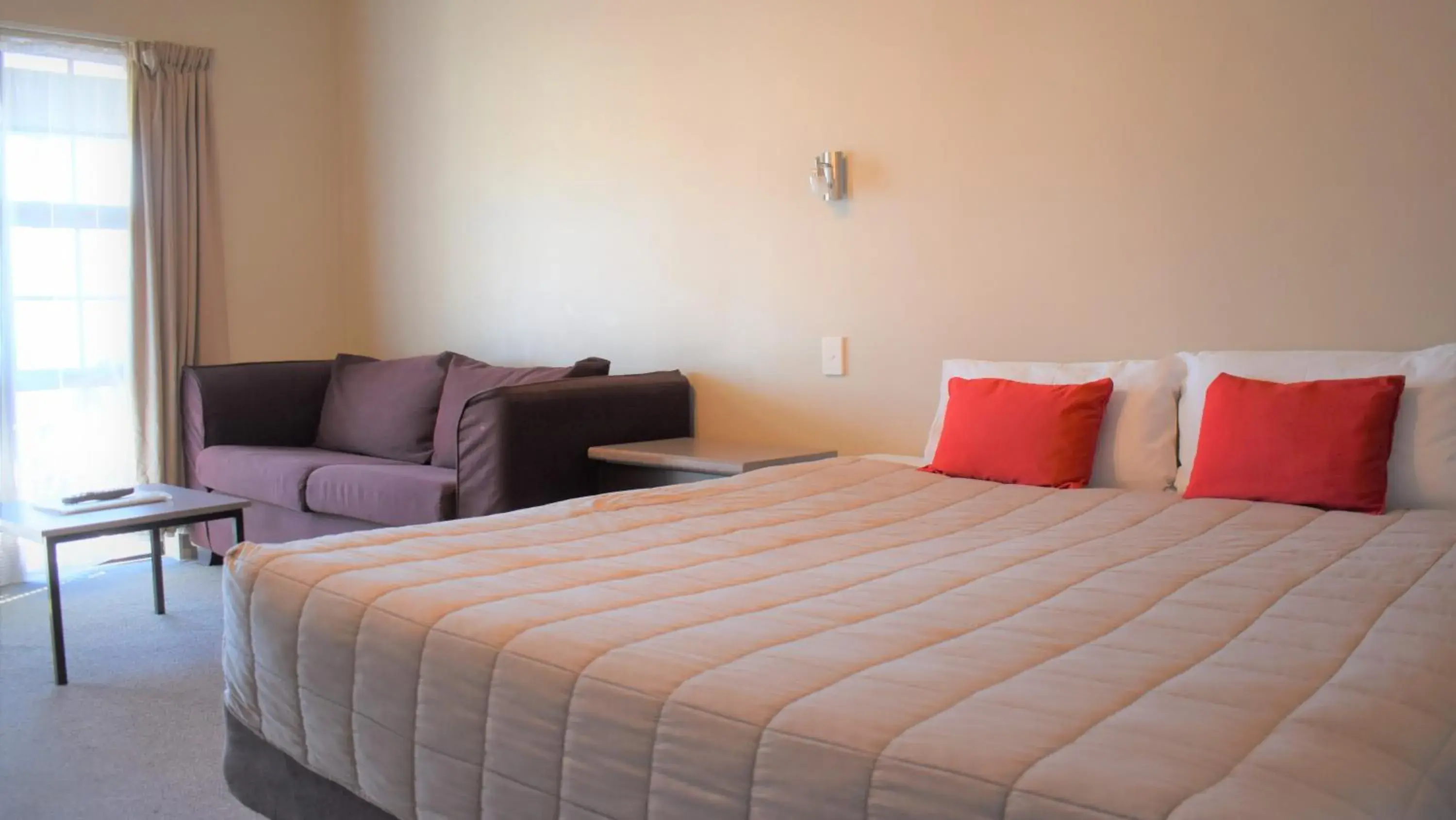 Bed in Devonwood Motel Bed in Devonwood Motel