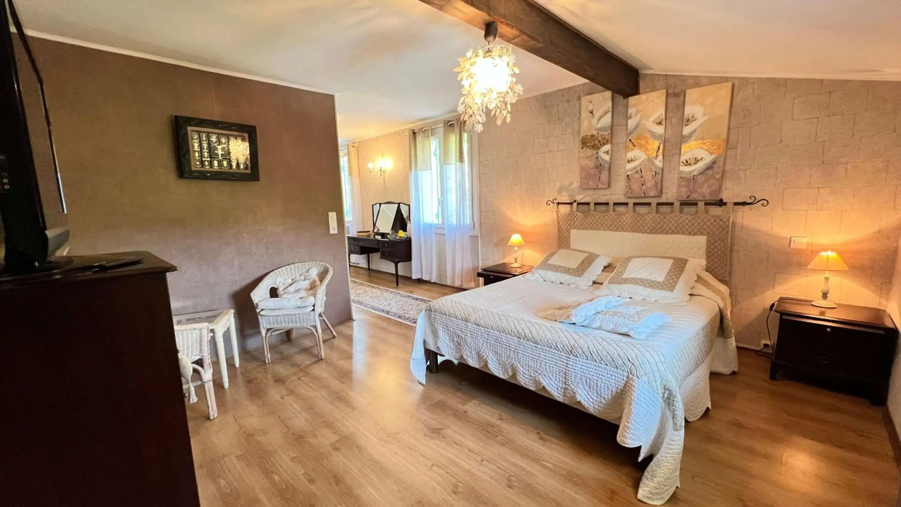 Family Room with Private Bathroom in Chambres d'hôtes Le Muguet Family Room with Private Bathroom in Chambres d'hôtes Le Muguet