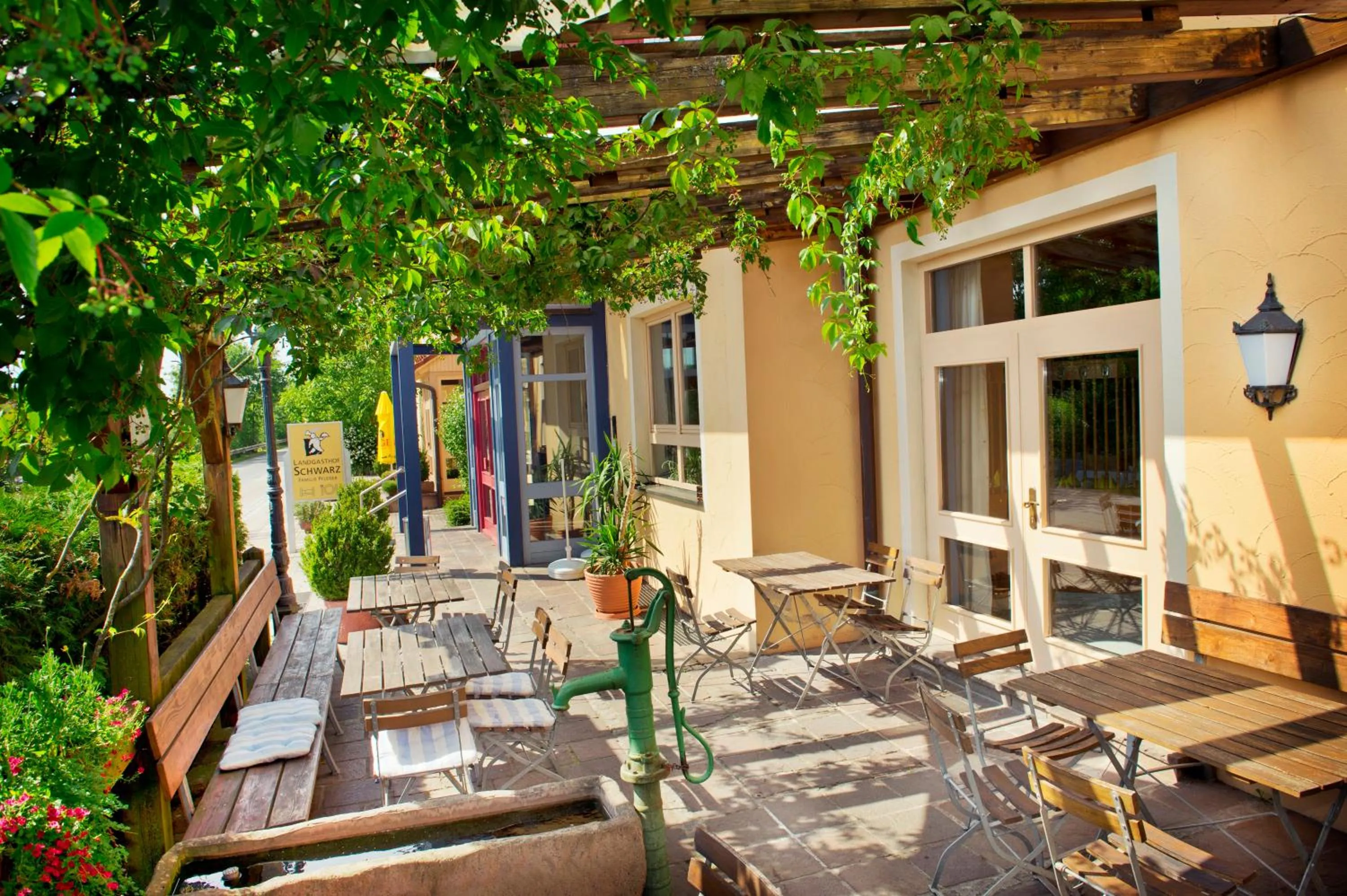 Restaurant/places to eat in Landgasthof Schwarz