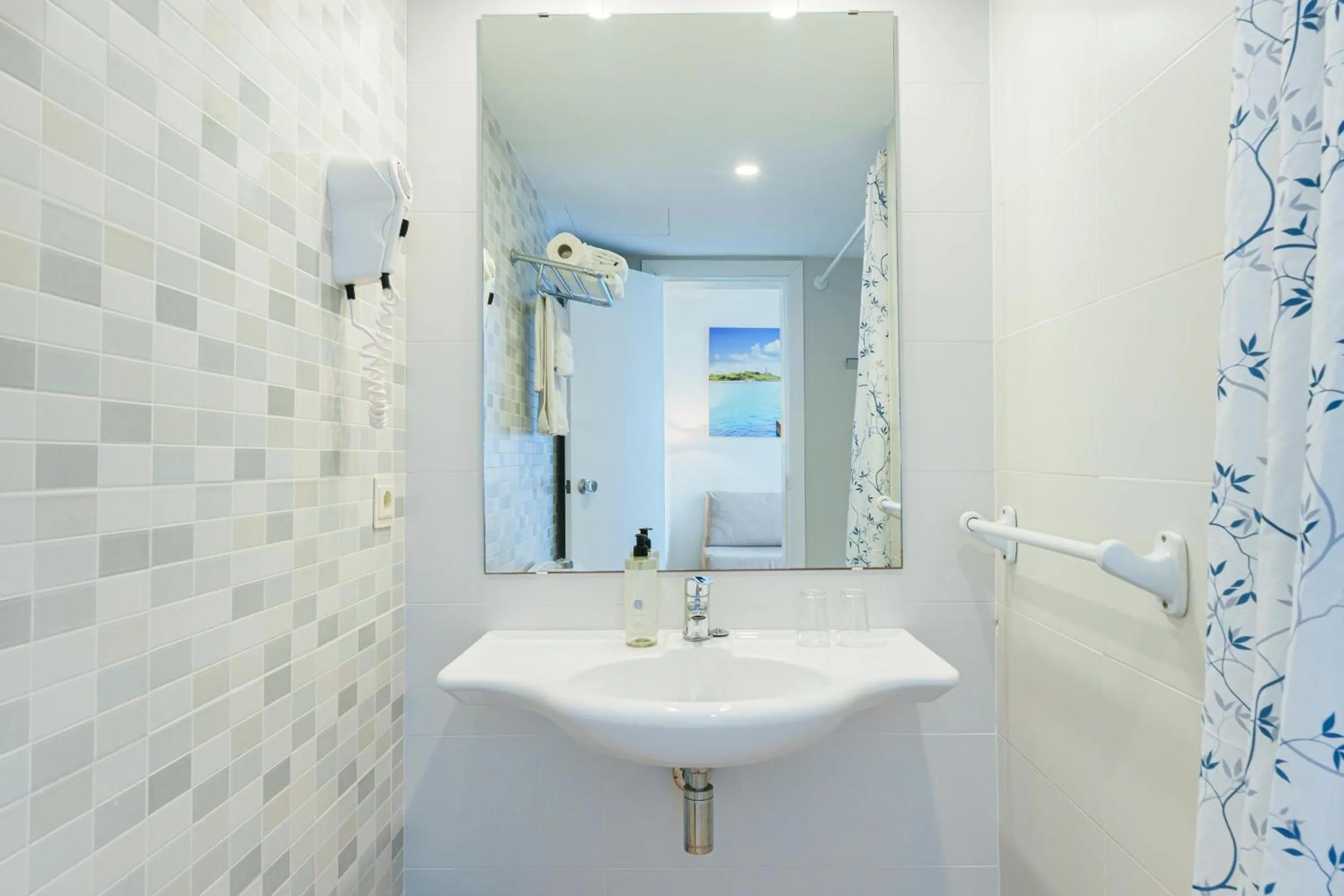 Bathroom in Apartamentos Ferrer Lime Playa de Alcudia