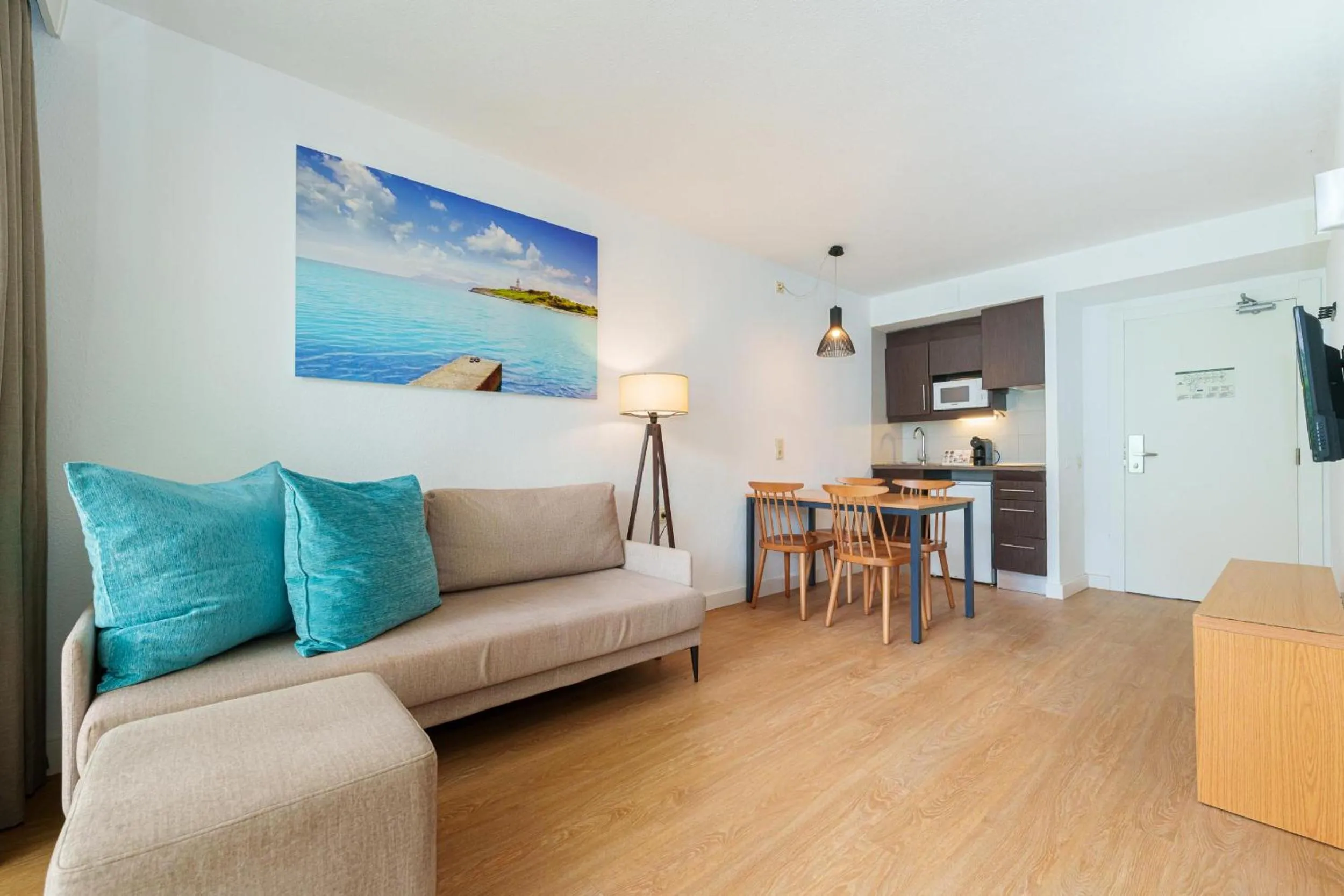 Area and facilities in Apartamentos Ferrer Lime Playa de Alcudia