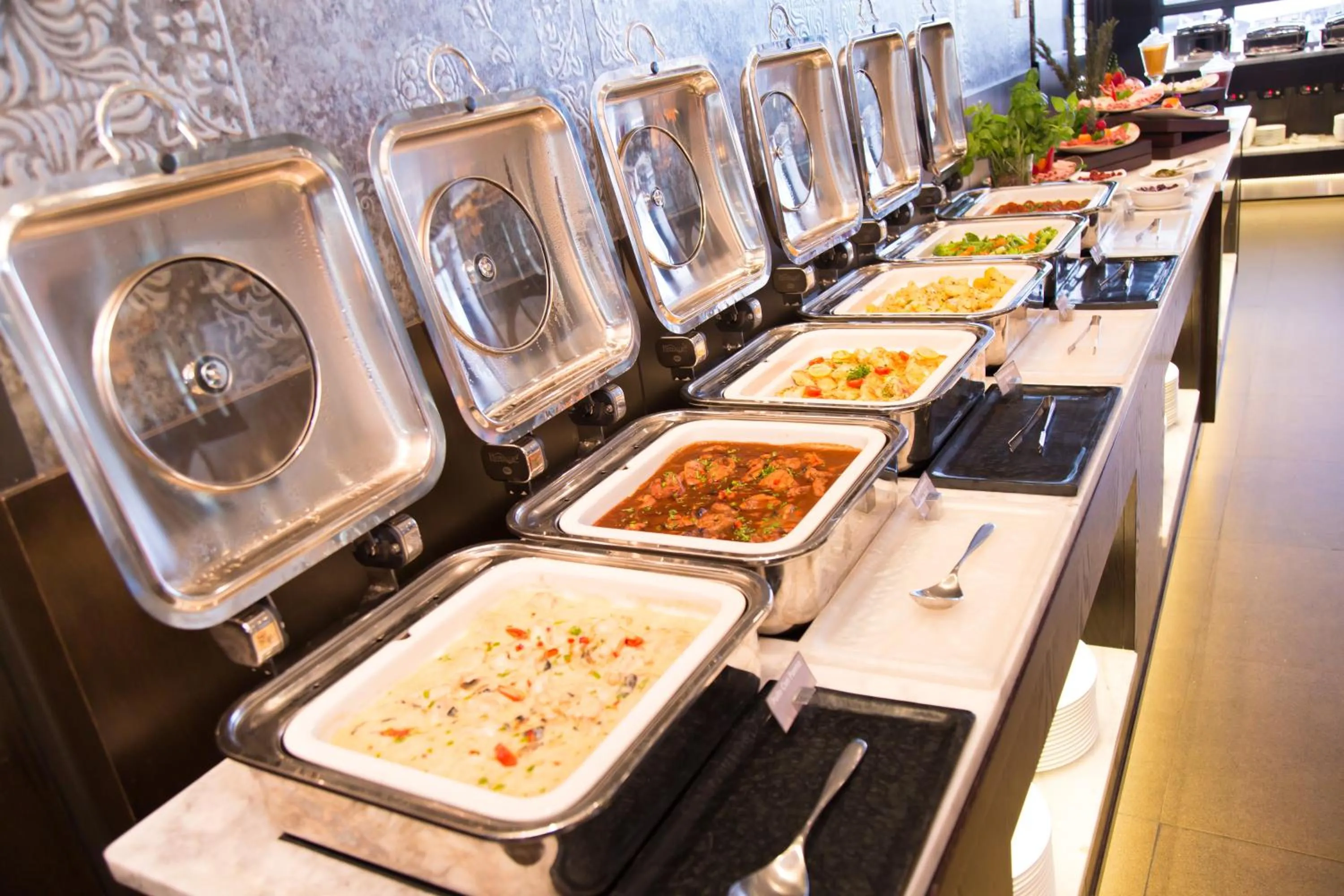 Meals in Lamana Hotel