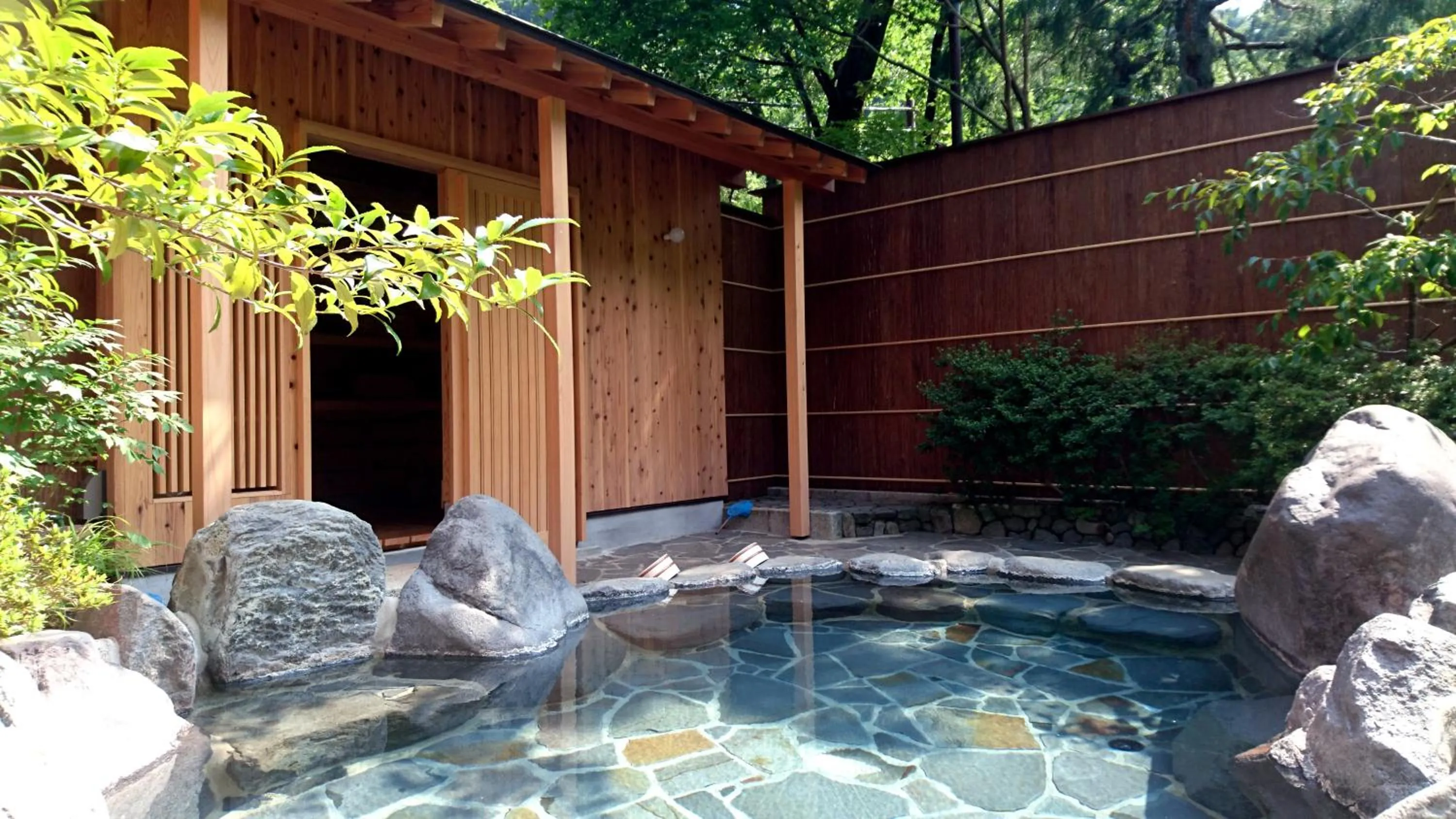 Open Air Bath in Ryokan Kijitei Hoeiso