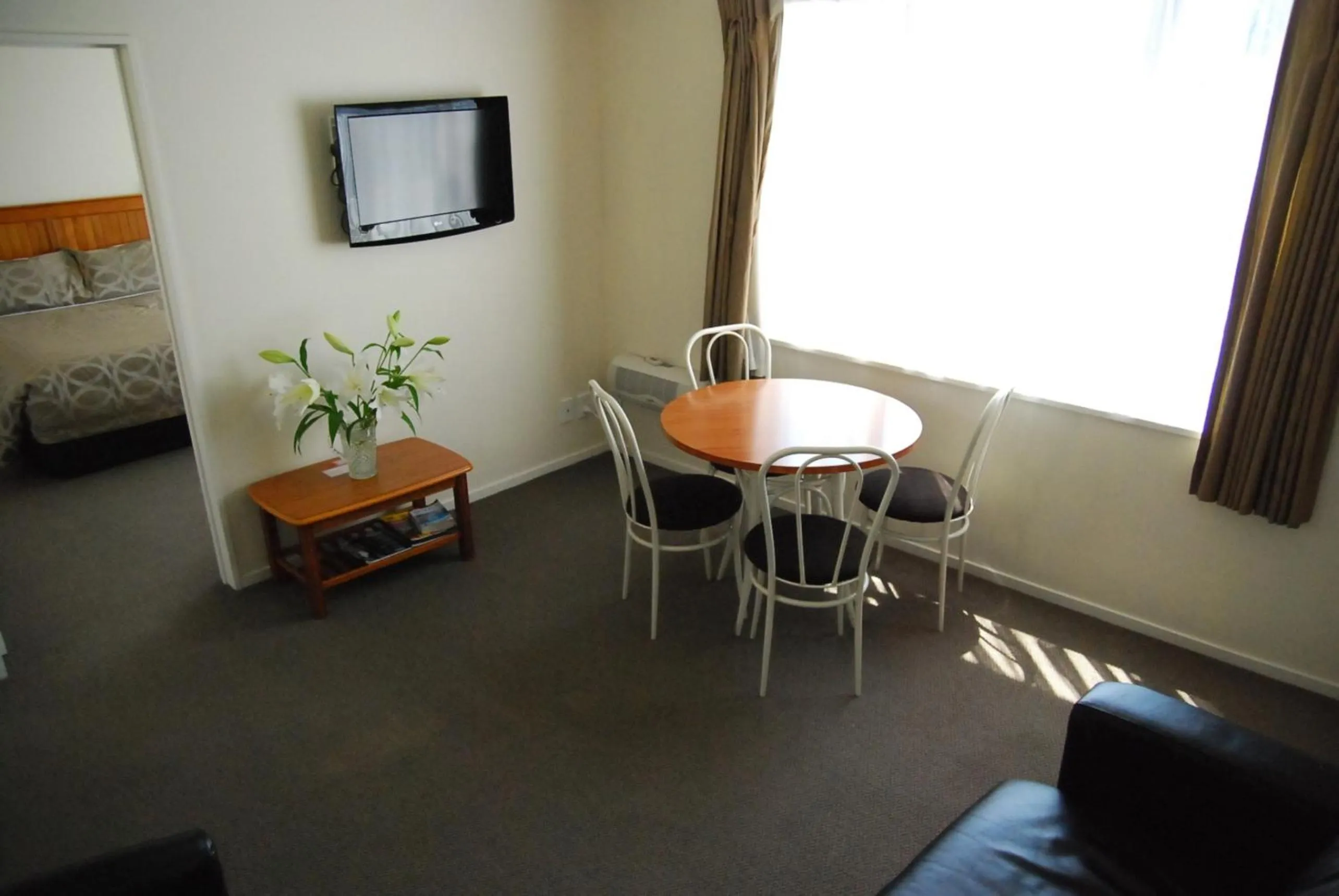 Lounge or bar in Rosewood Court Motel