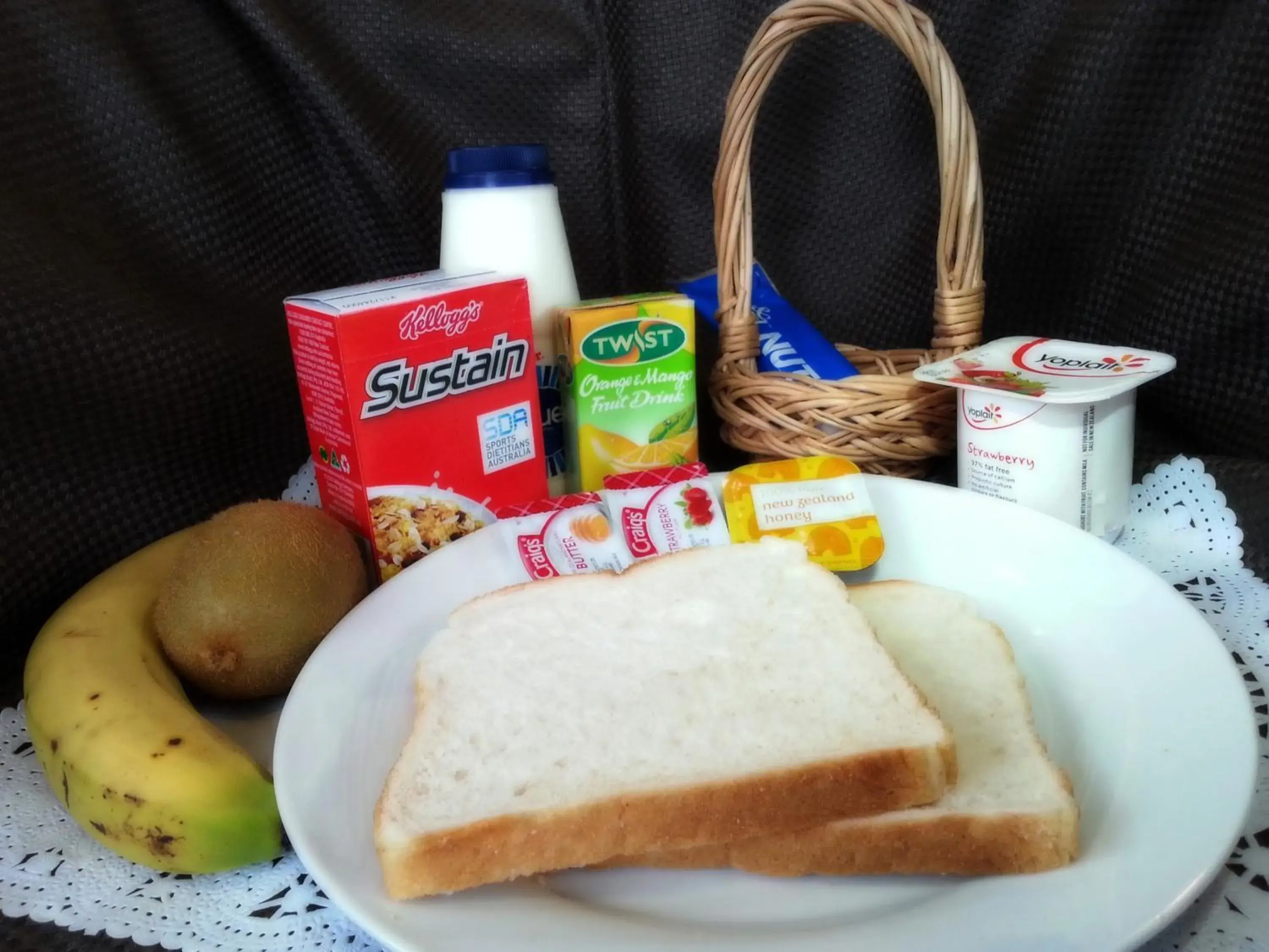 Breakfast in Rosewood Court Motel Breakfast in Rosewood Court Motel