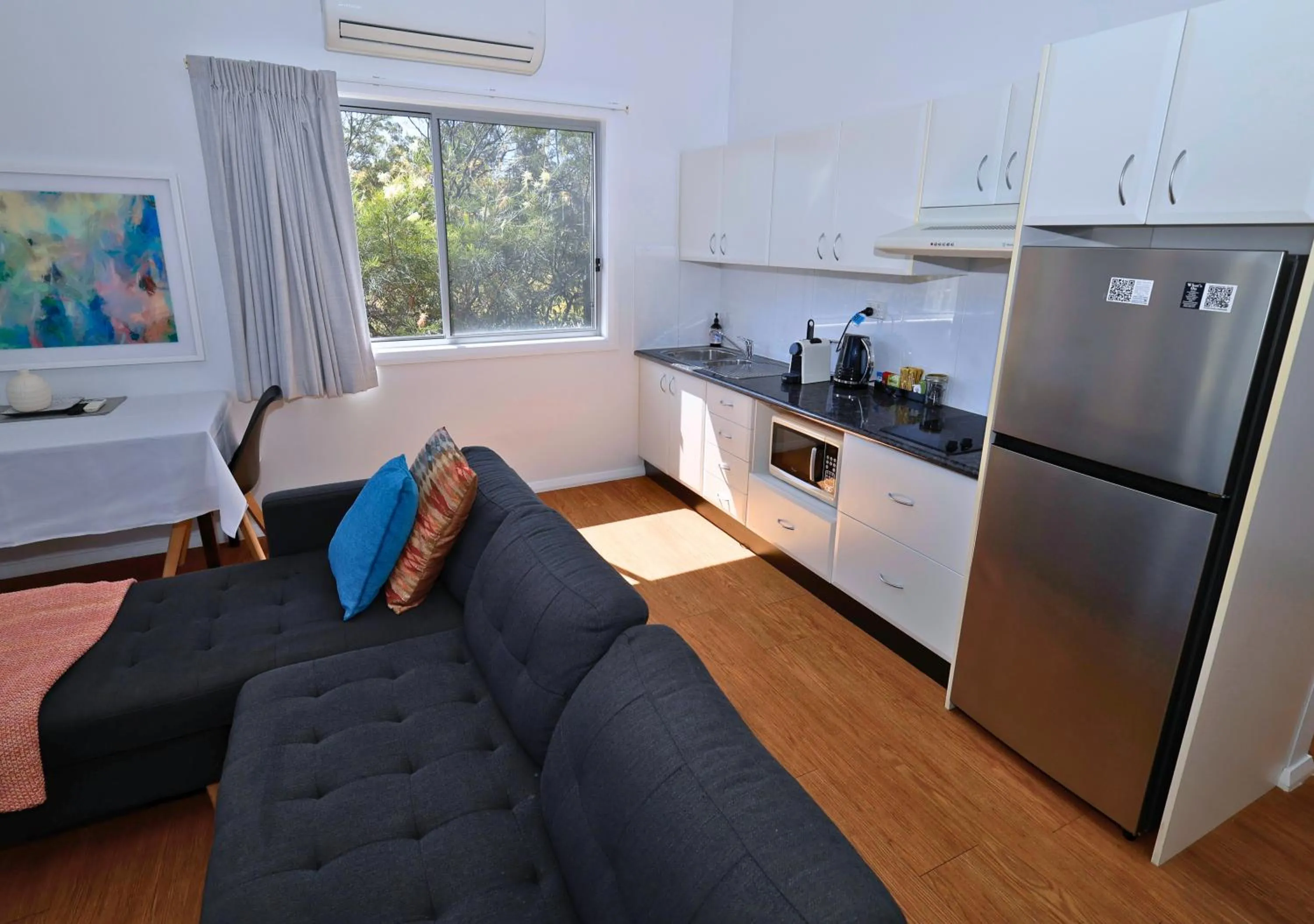 Kitchen or kitchenette in Beltana Villas
